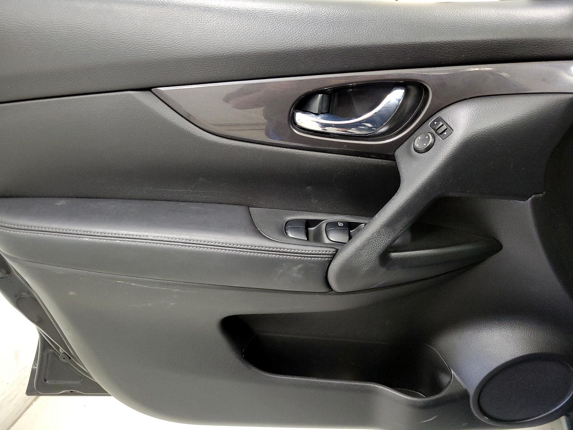Thumbnail: 2019 Nissan Rogue - 12
