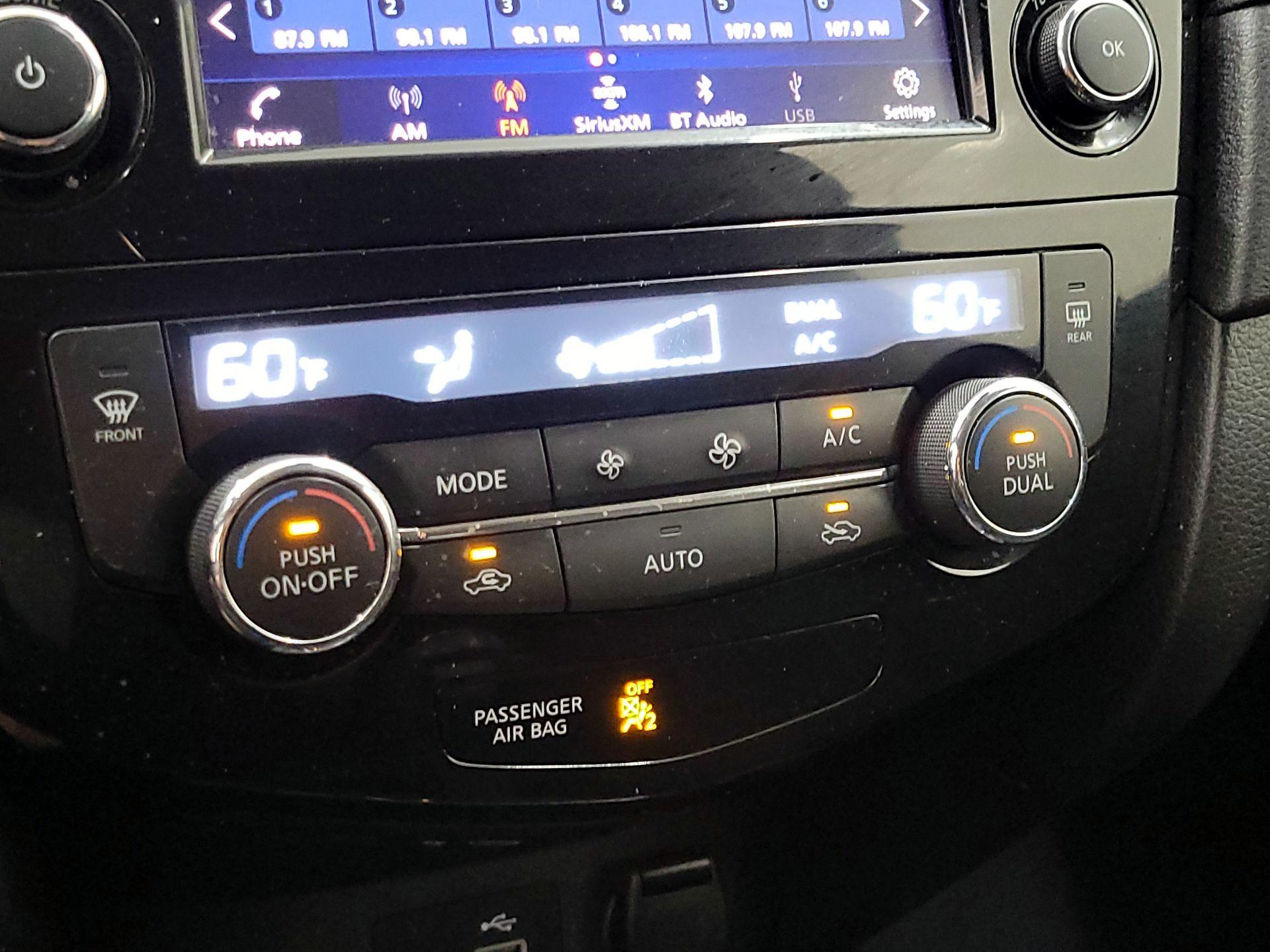 Thumbnail: 2019 Nissan Rogue - 16