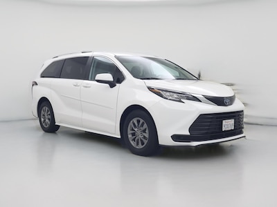 2023 Toyota Sienna Hybrid LE