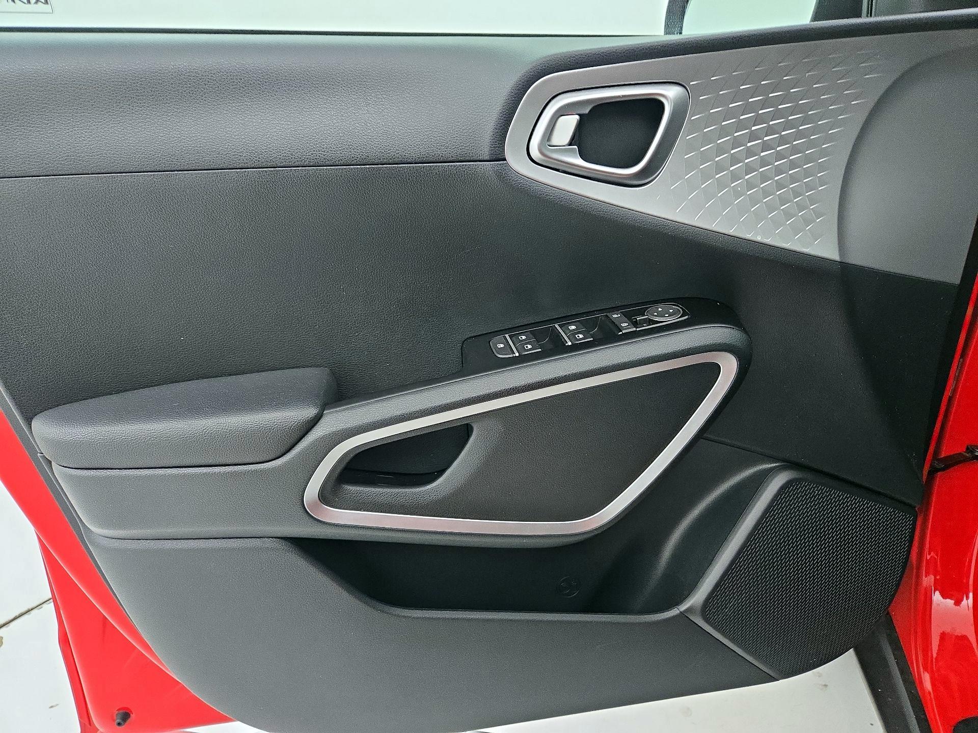 Thumbnail: 2022 Kia Soul - 12