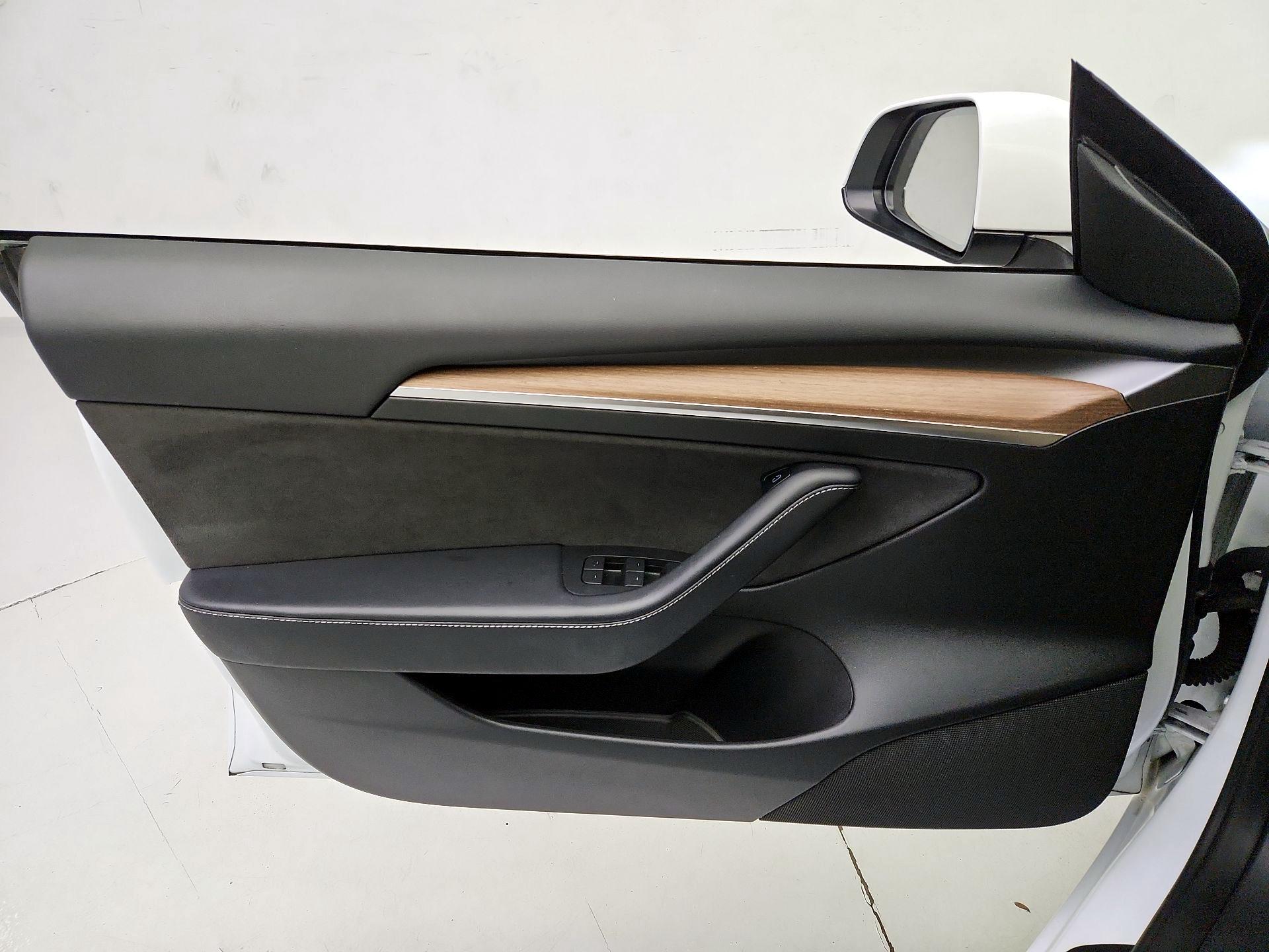Thumbnail: 2023 Tesla Model 3 - 12