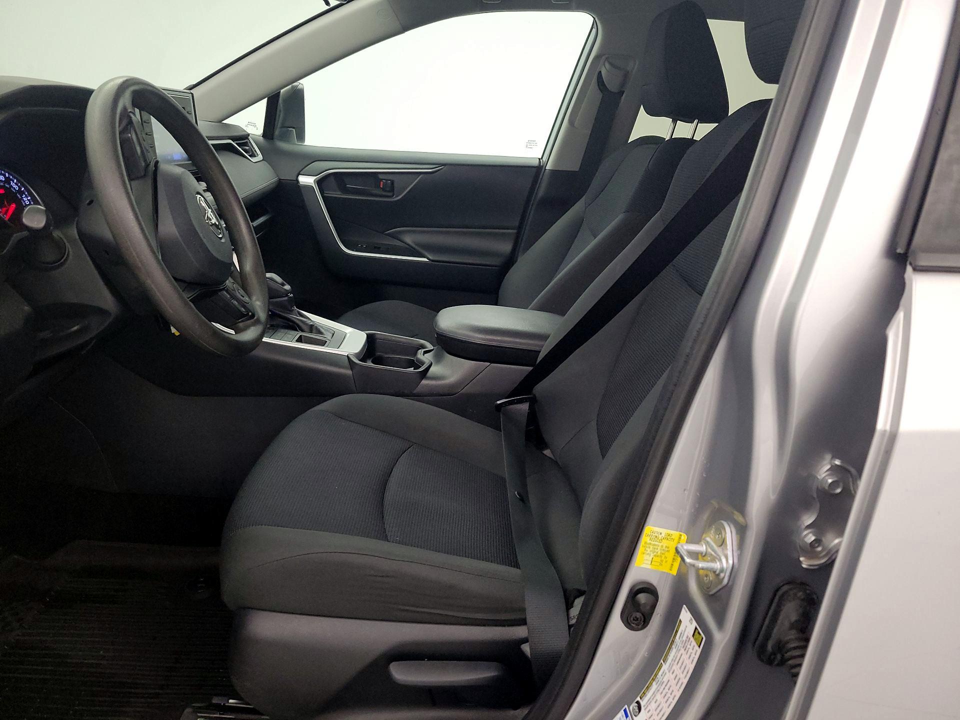 Thumbnail: 2019 Toyota RAV4 - 11
