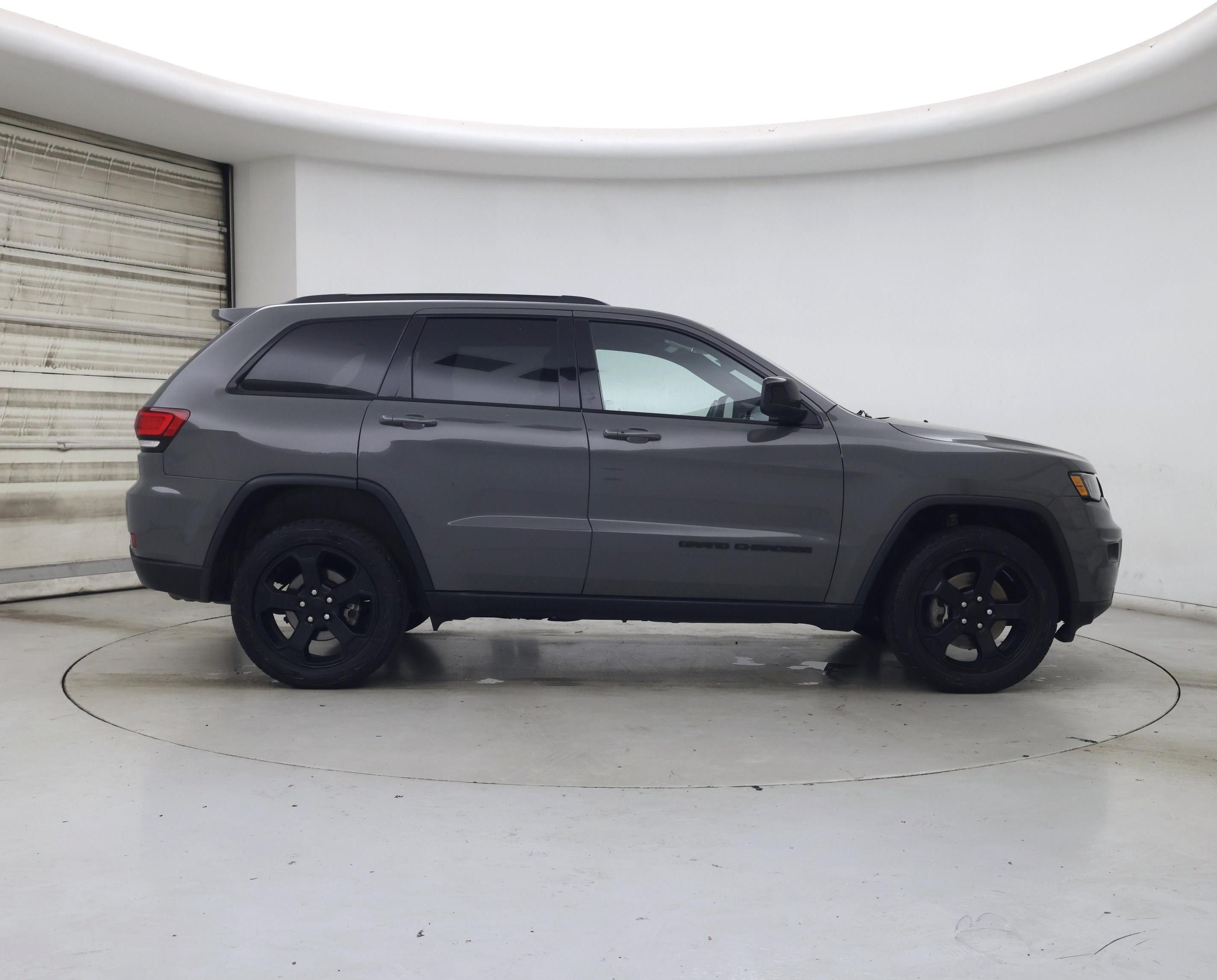 Thumbnail: 2021 Jeep Grand Cherokee - 7