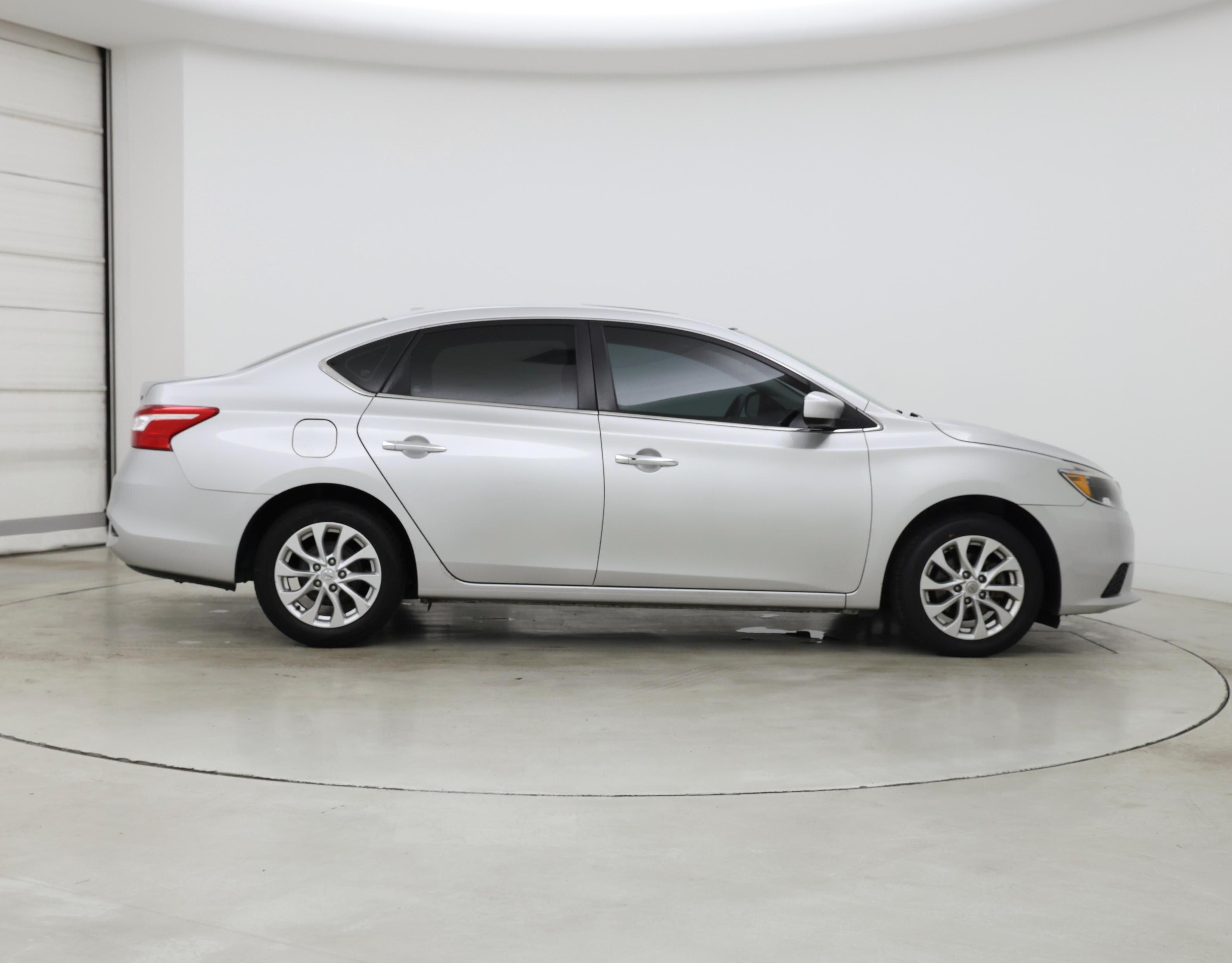 Thumbnail: 2017 Nissan Sentra - 7