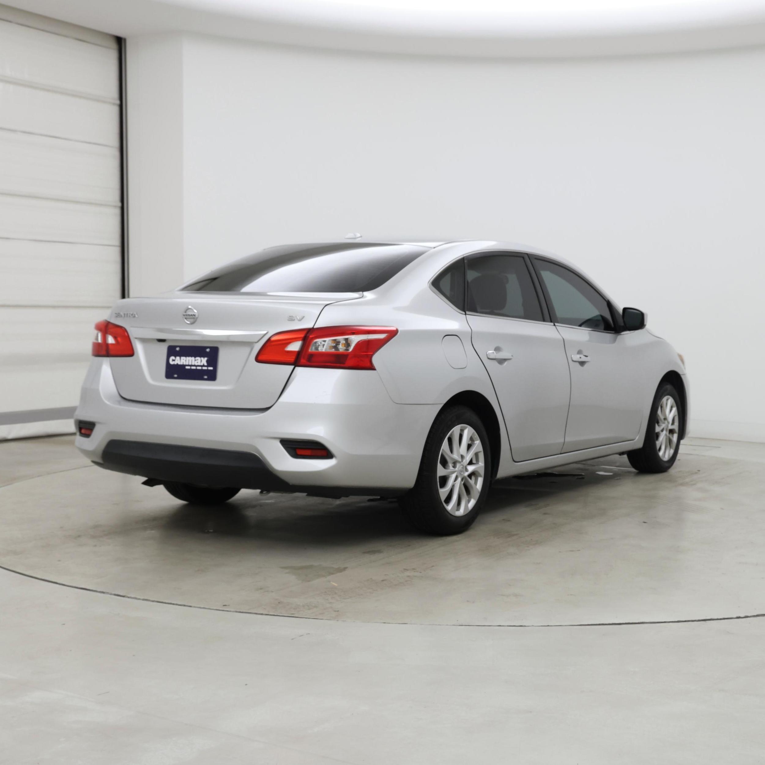 Thumbnail: 2017 Nissan Sentra - 8