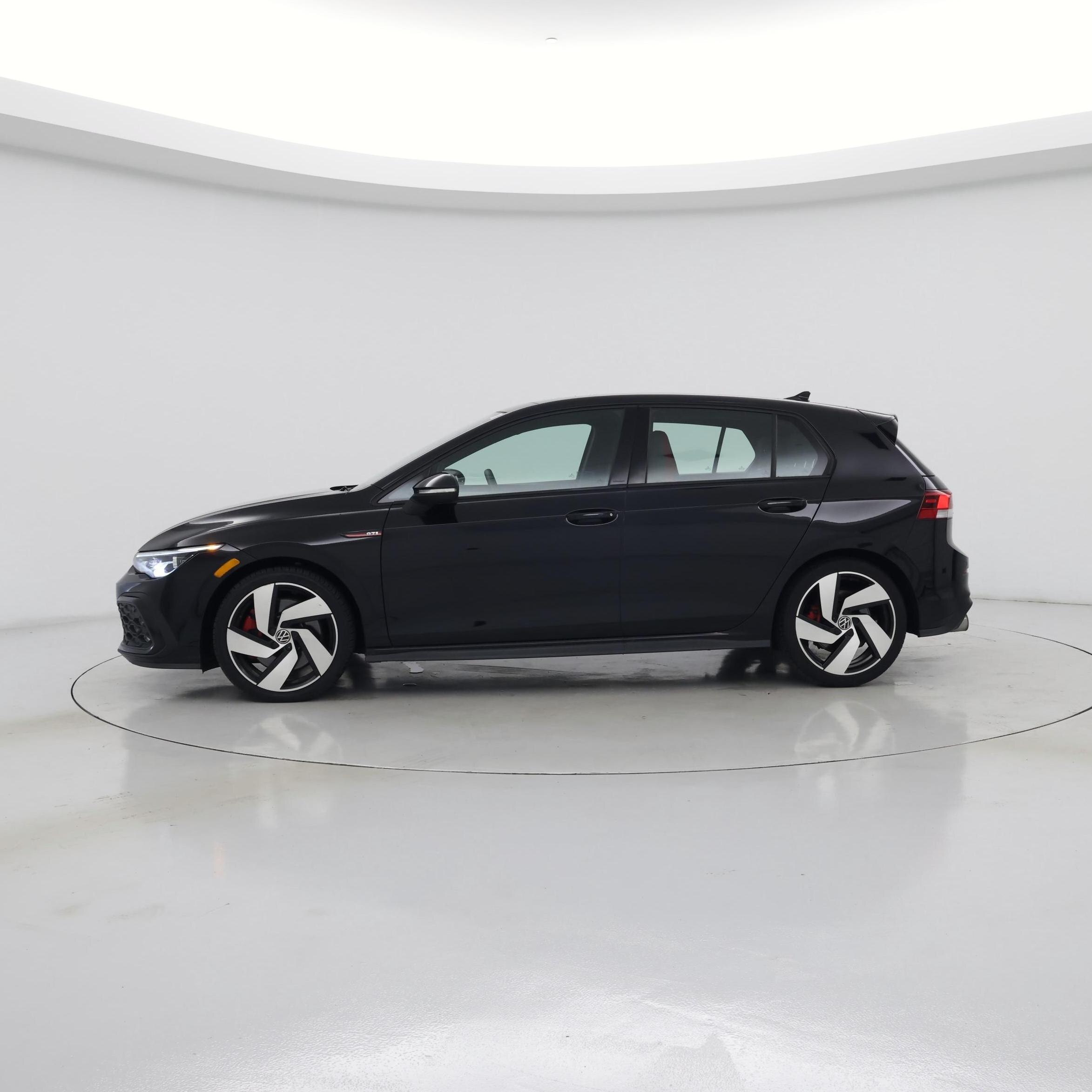 Thumbnail: 2022 Volkswagen Golf - 3