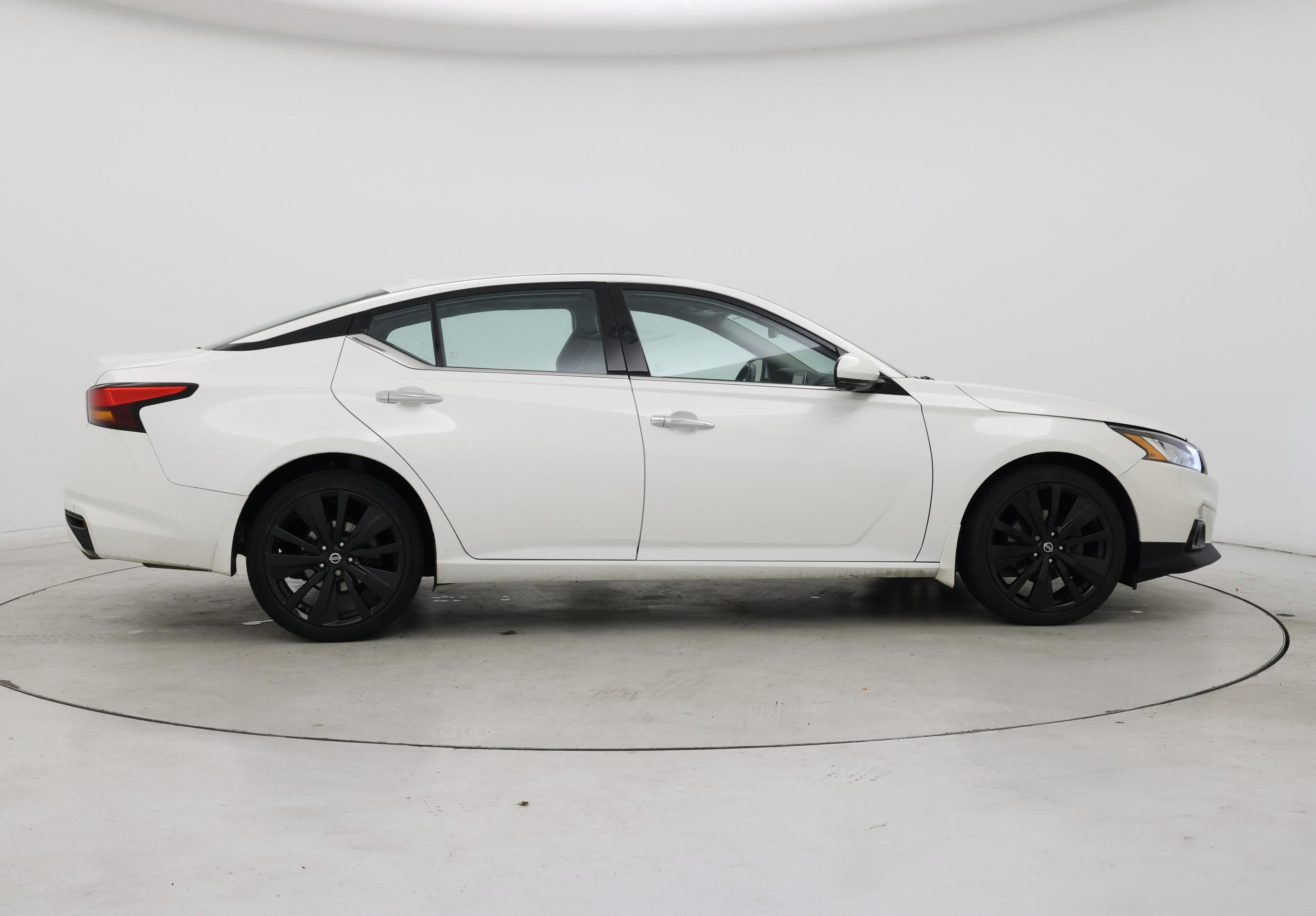 Thumbnail: 2019 Nissan Altima - 7