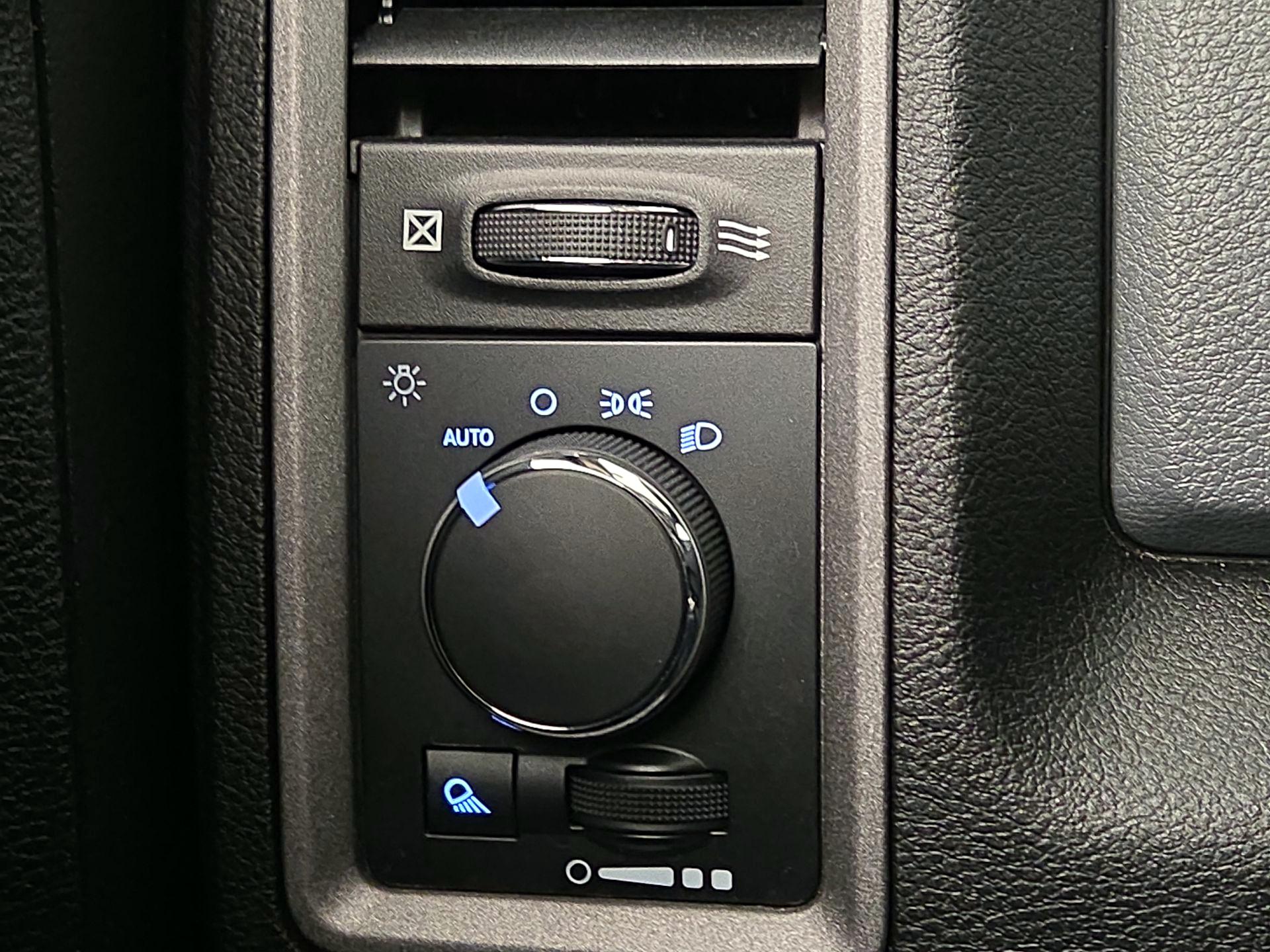 Thumbnail: 2020 RAM 1500 Classic - 13