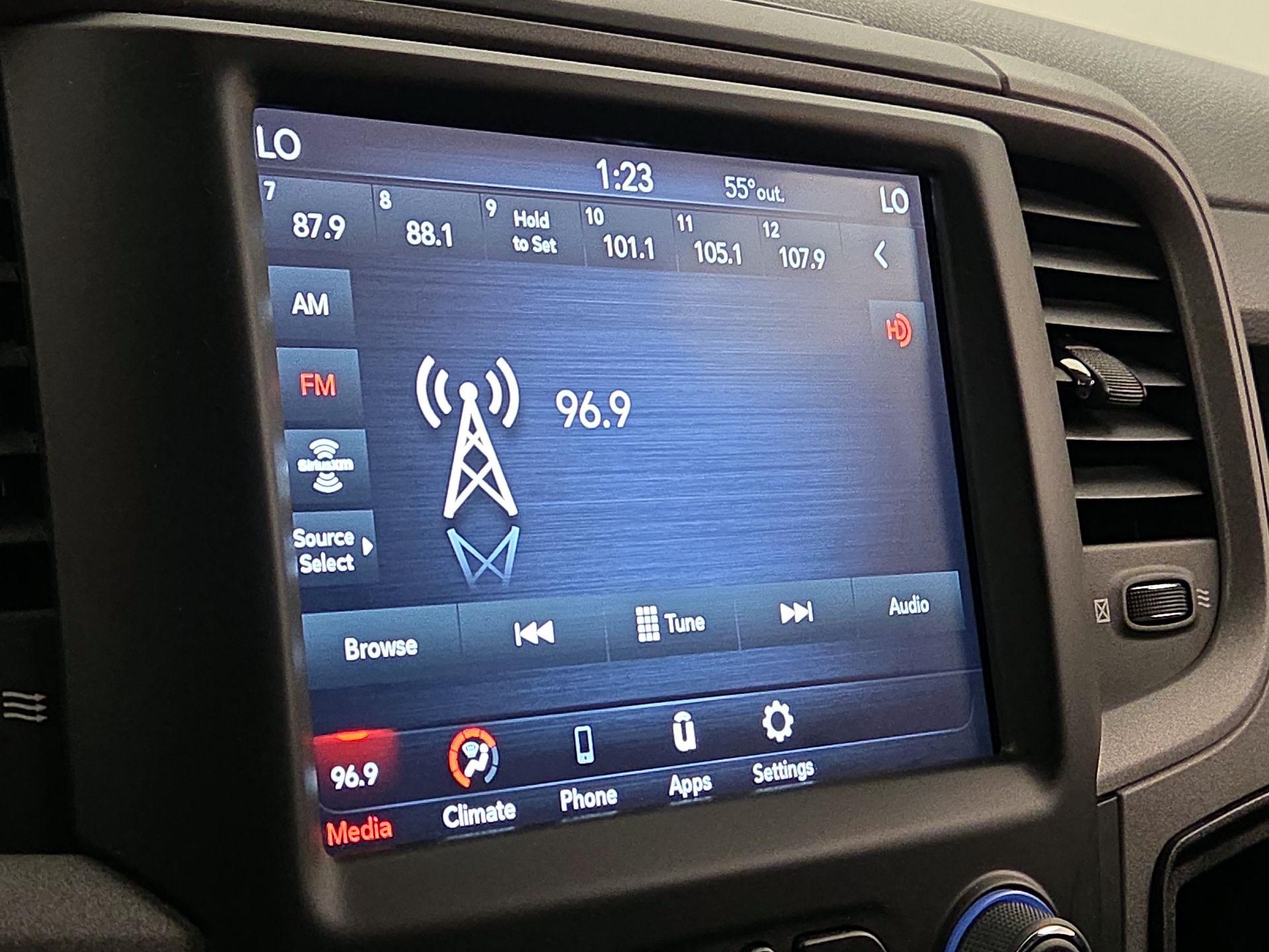 Thumbnail: 2020 RAM 1500 Classic - 15