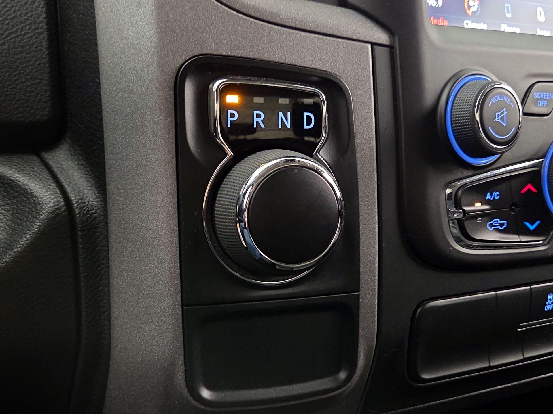 Thumbnail: 2020 RAM 1500 Classic - 17