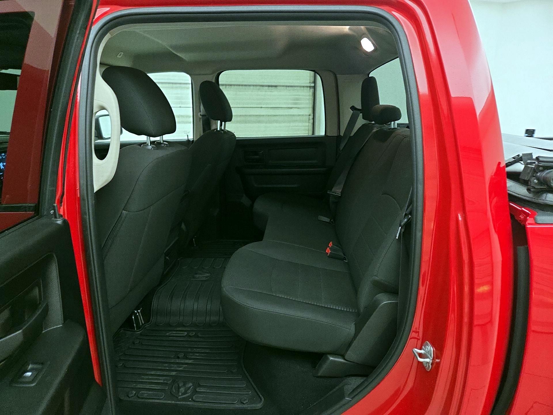 Thumbnail: 2020 RAM 1500 Classic - 18