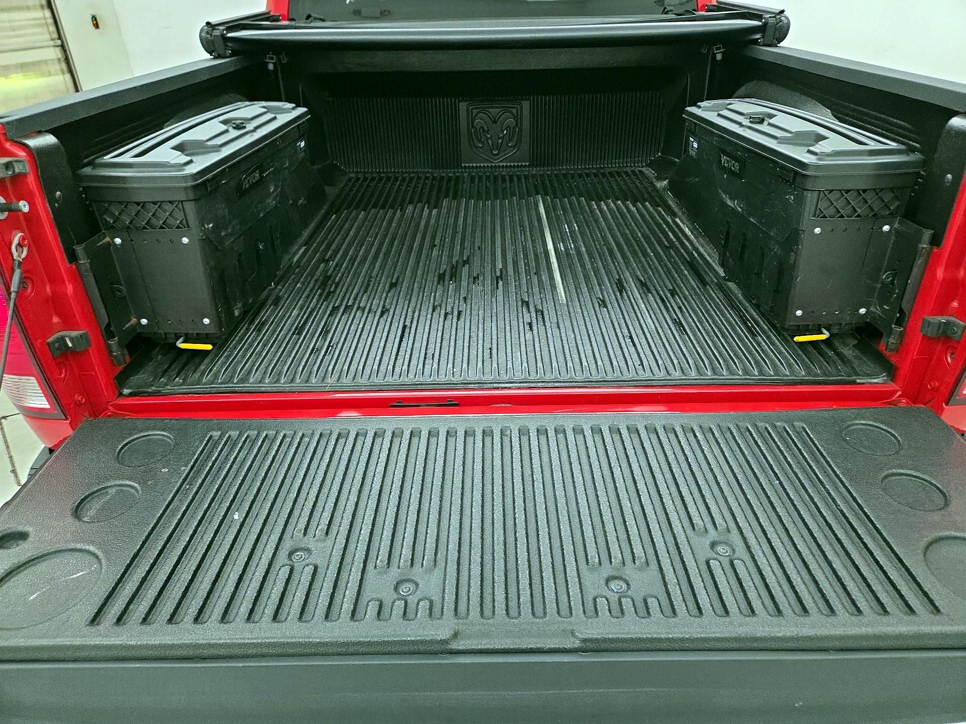 Thumbnail: 2020 RAM 1500 Classic - 19