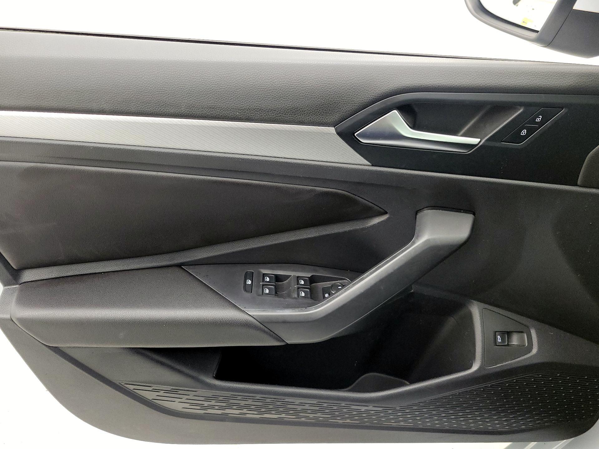 Thumbnail: 2019 Volkswagen Jetta - 12