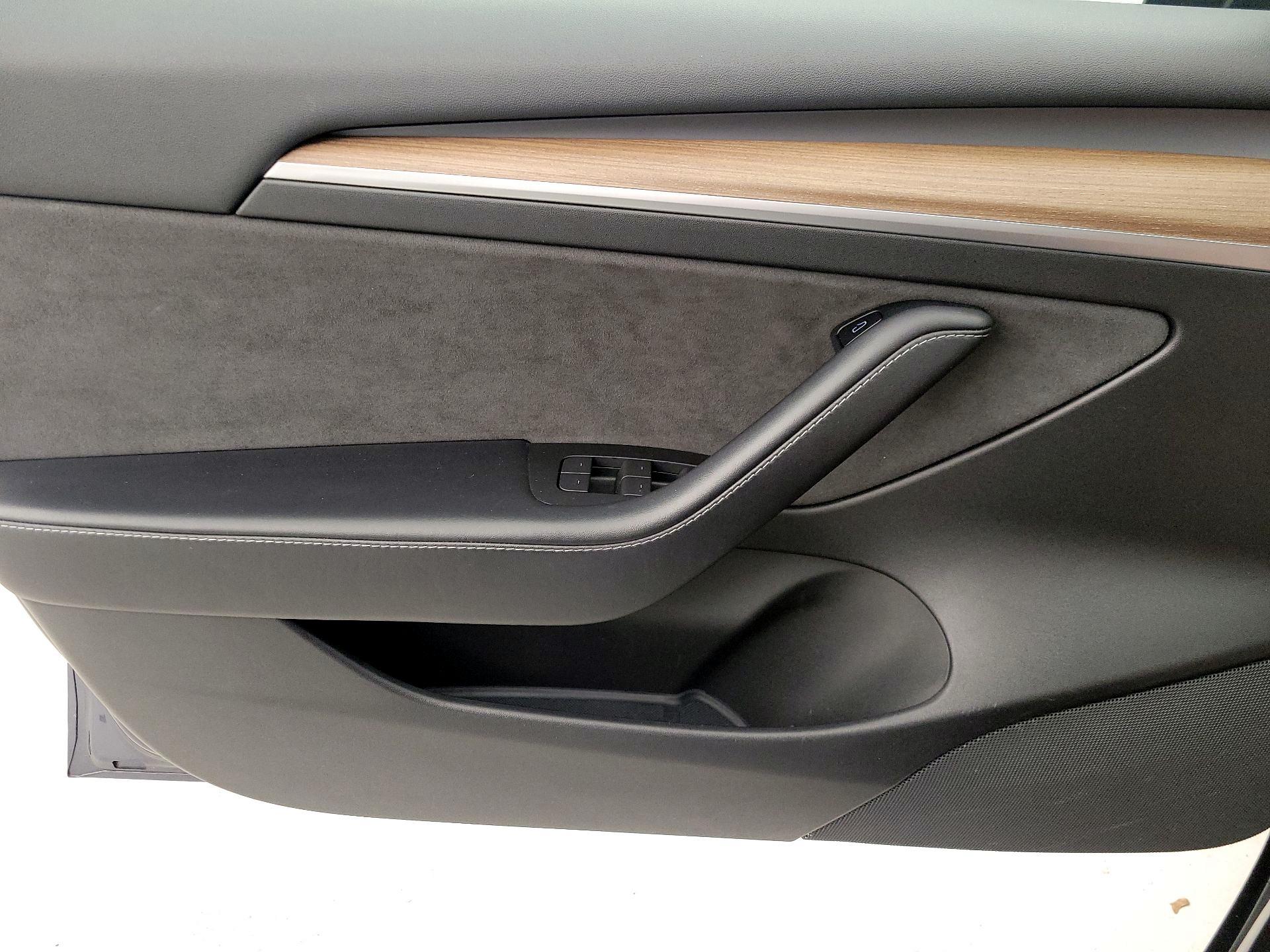 Thumbnail: 2022 Tesla Model 3 - 12