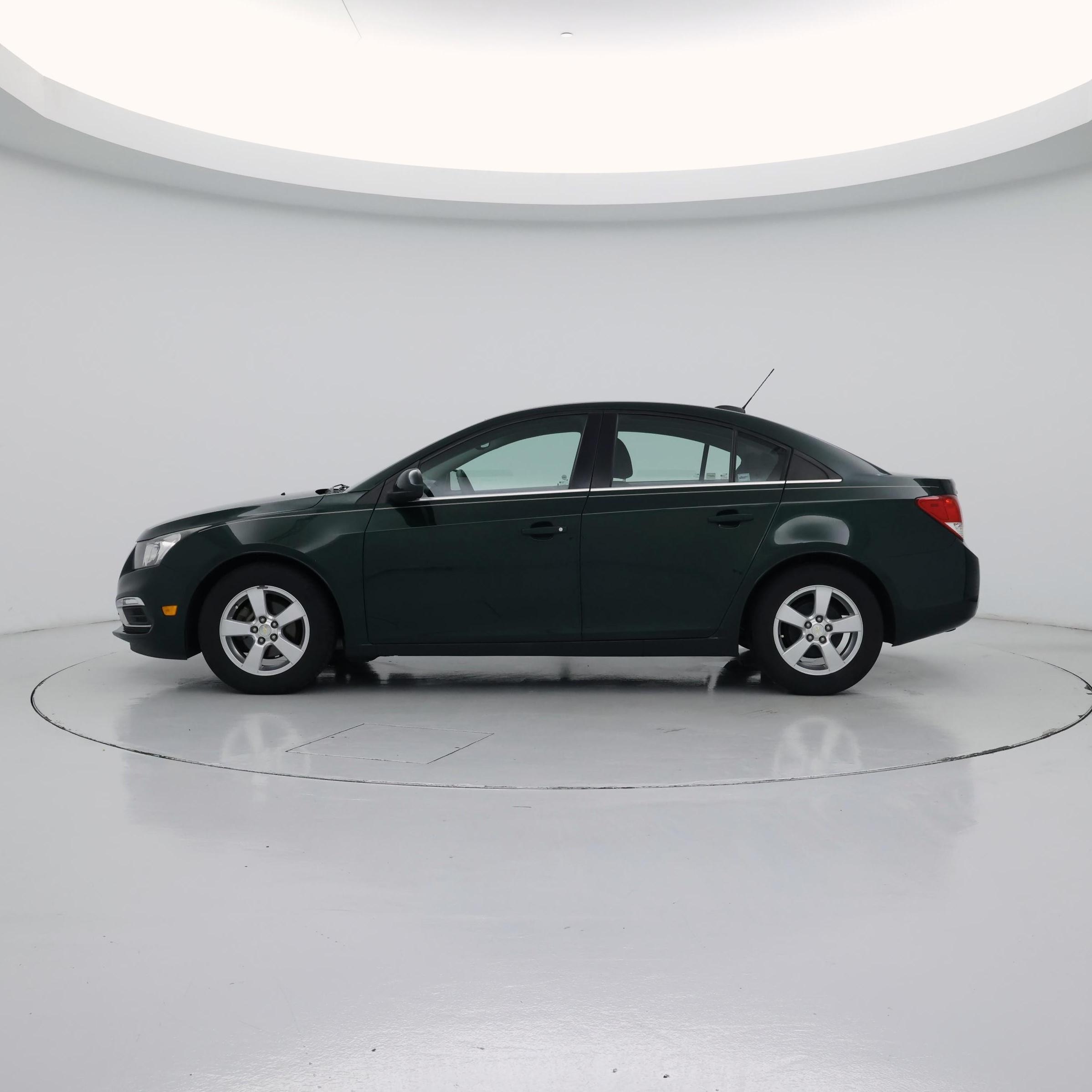 Thumbnail: 2015 Chevrolet Cruze - 3