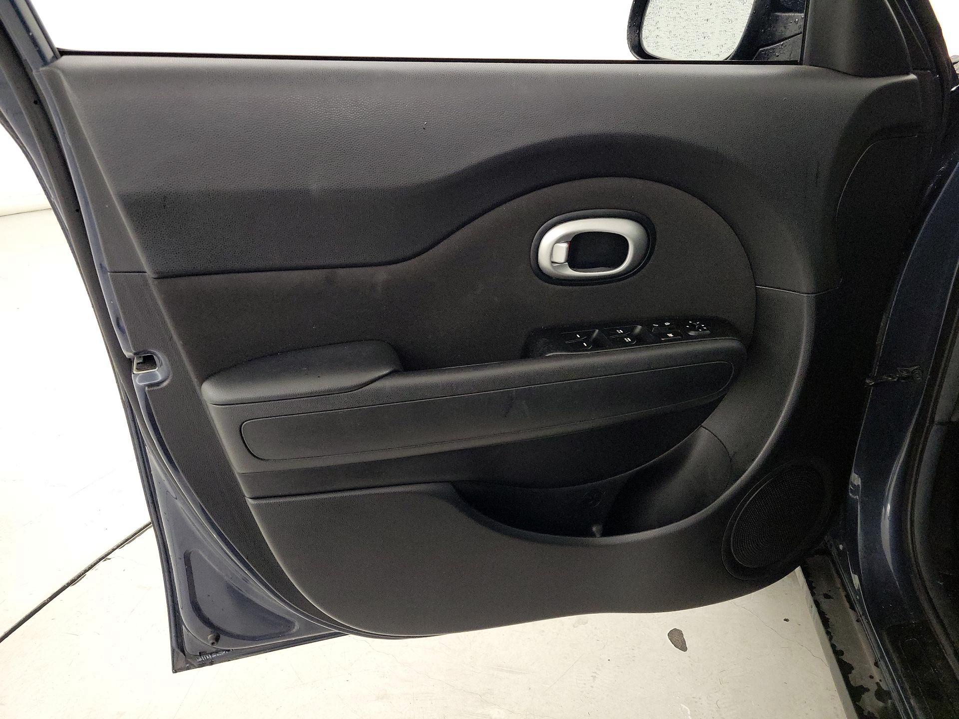 Thumbnail: 2016 Kia Soul - 12