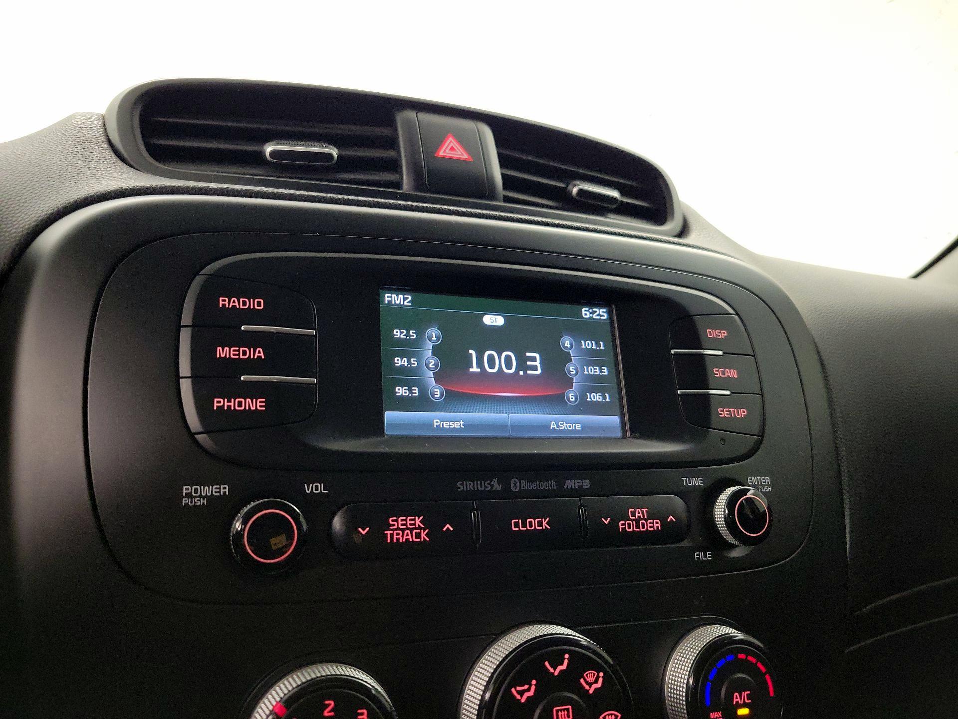 Thumbnail: 2016 Kia Soul - 15