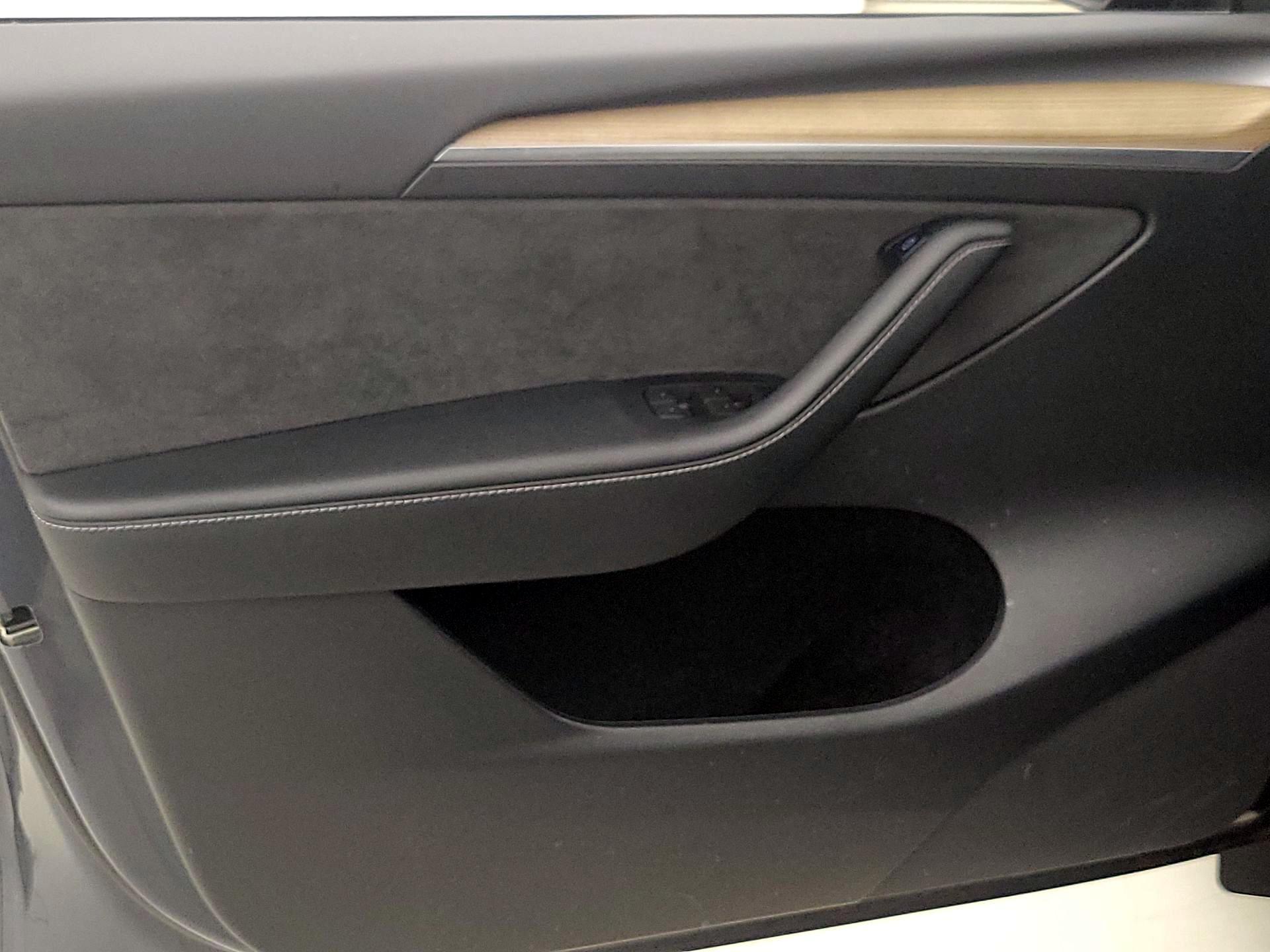 Thumbnail: 2023 Tesla Model Y - 12