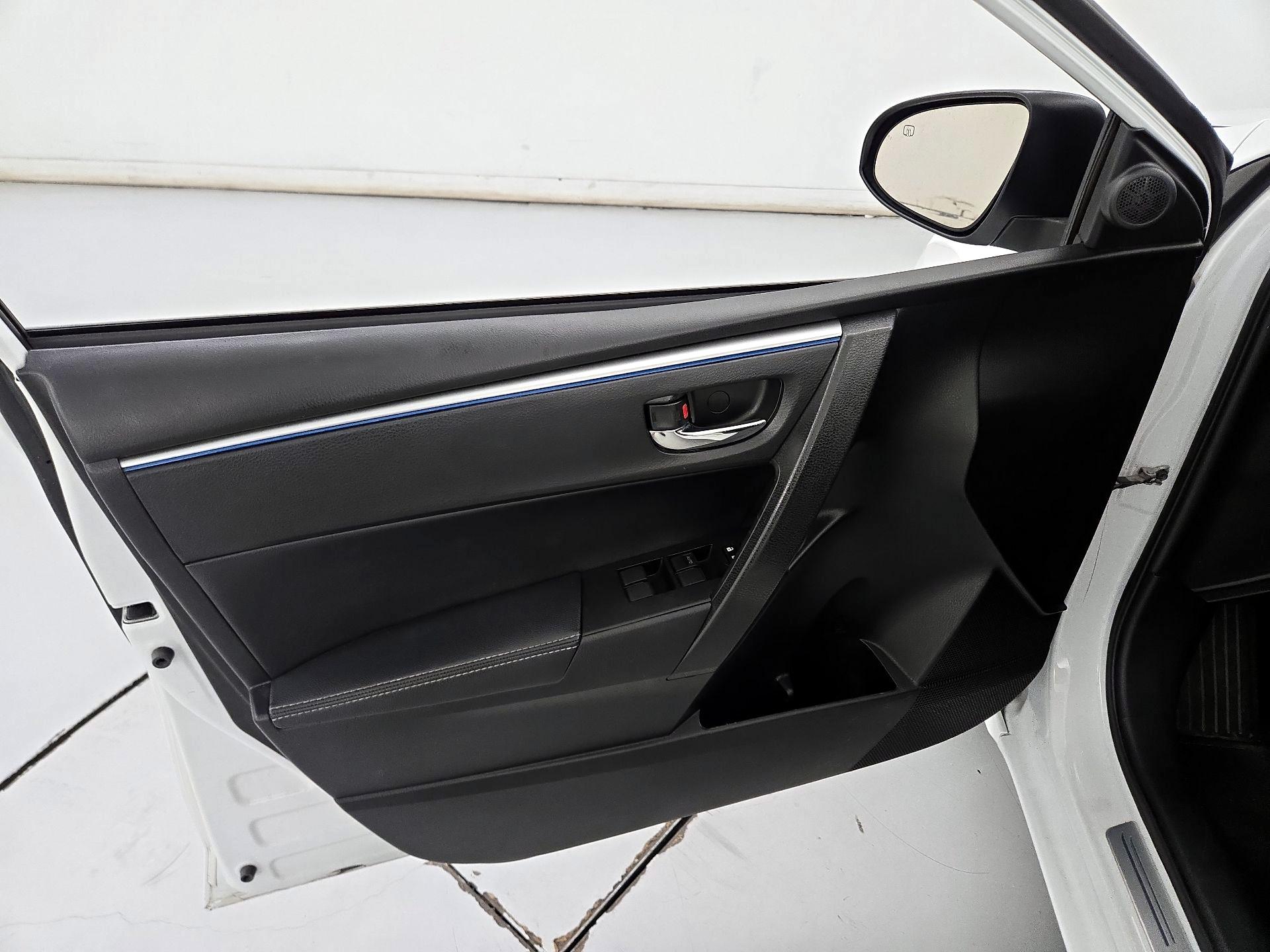 Thumbnail: 2016 Toyota Corolla - 12