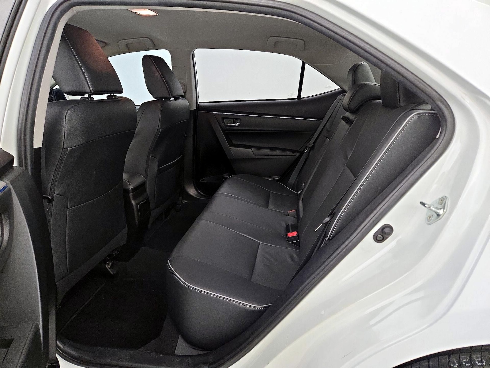 2016 Toyota Corolla S - Photo 20