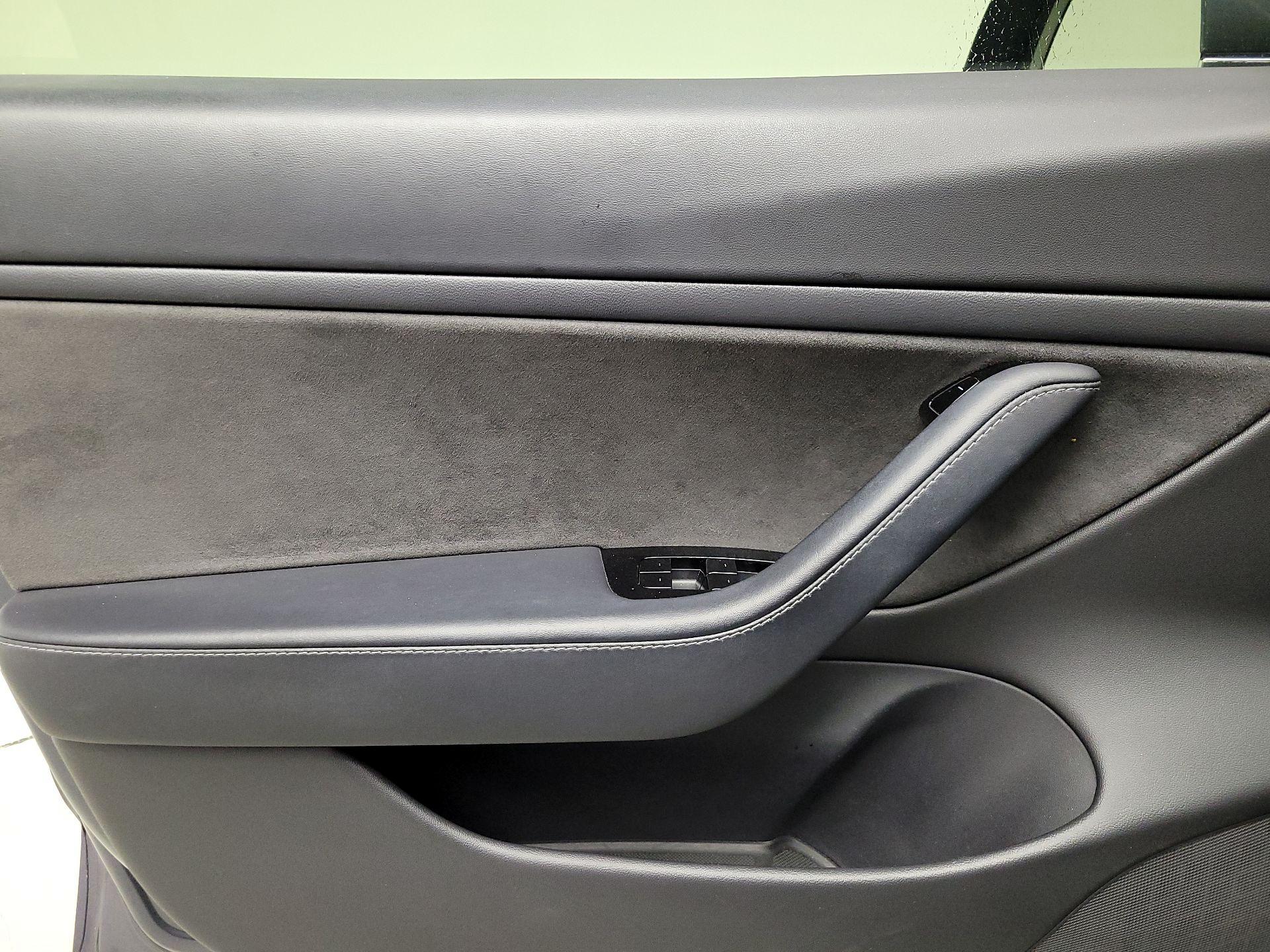Thumbnail: 2020 Tesla Model 3 - 12