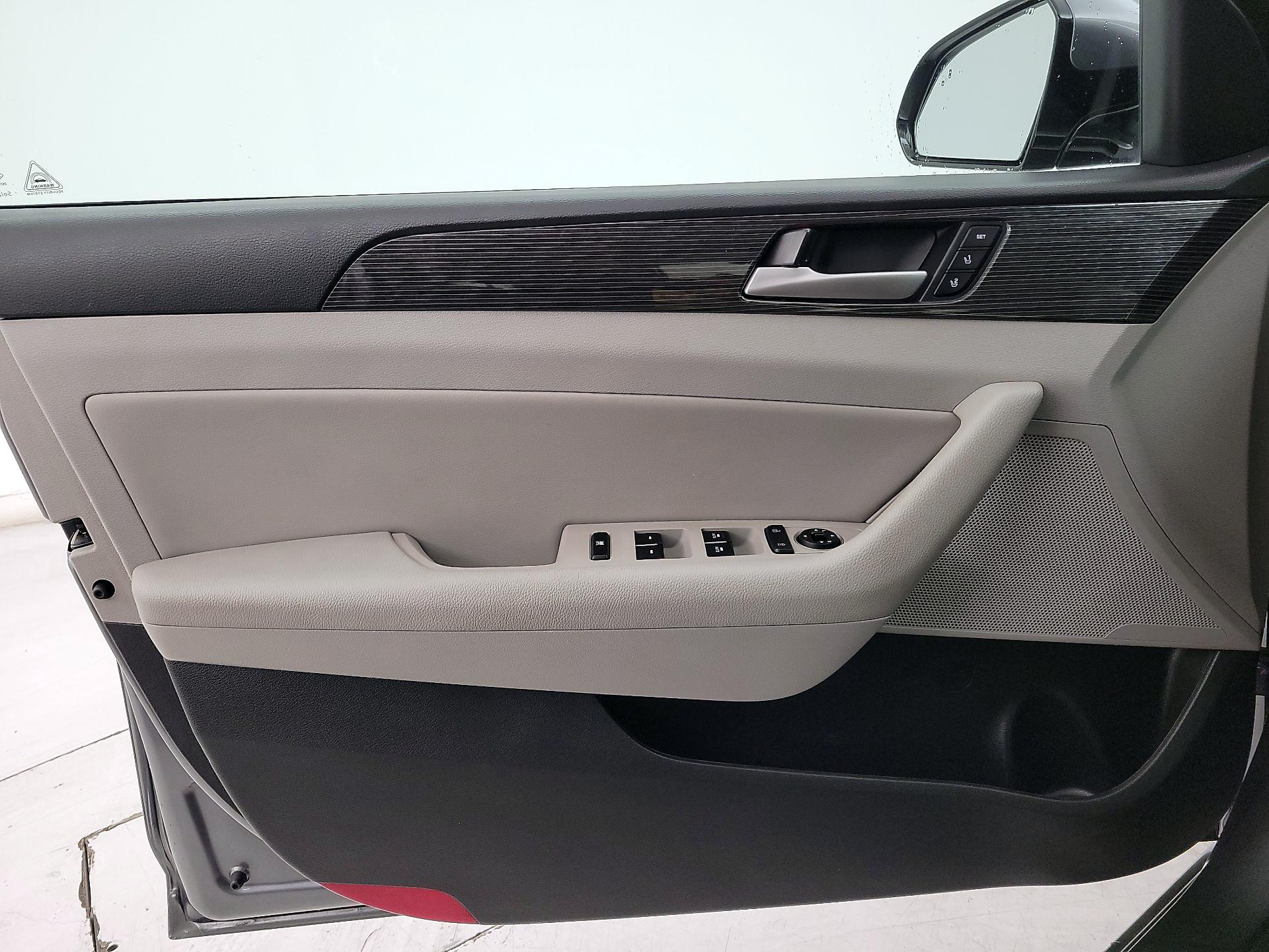 Thumbnail: 2018 Hyundai Sonata - 12