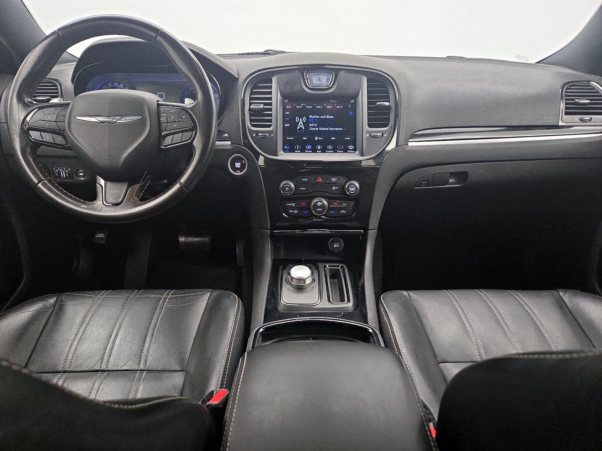 Thumbnail: 2019 Chrysler 300 - 9