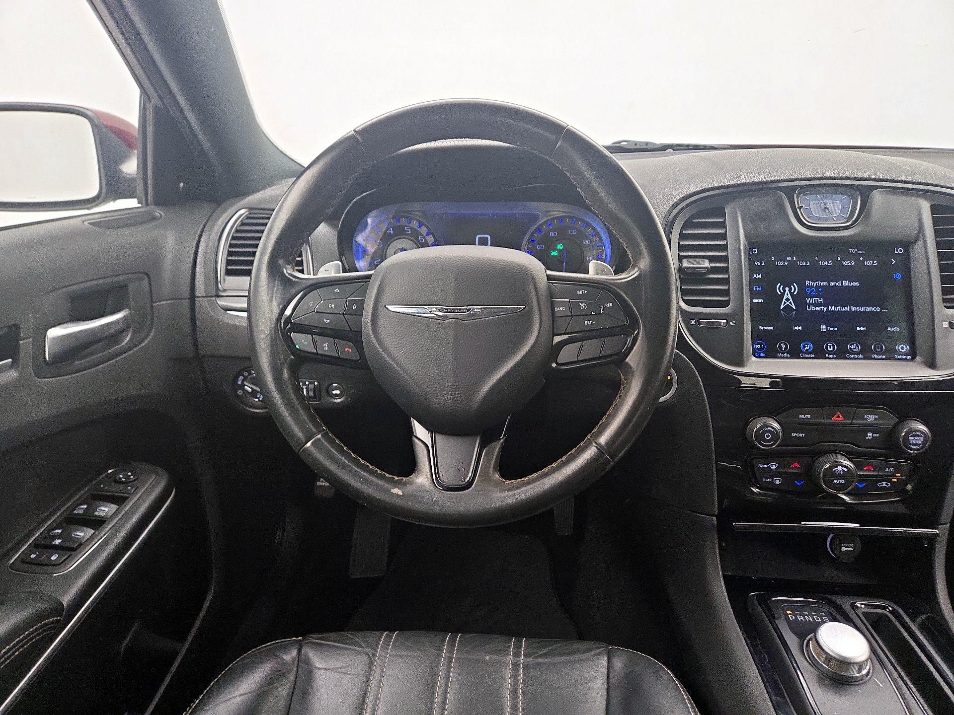 Thumbnail: 2019 Chrysler 300 - 10