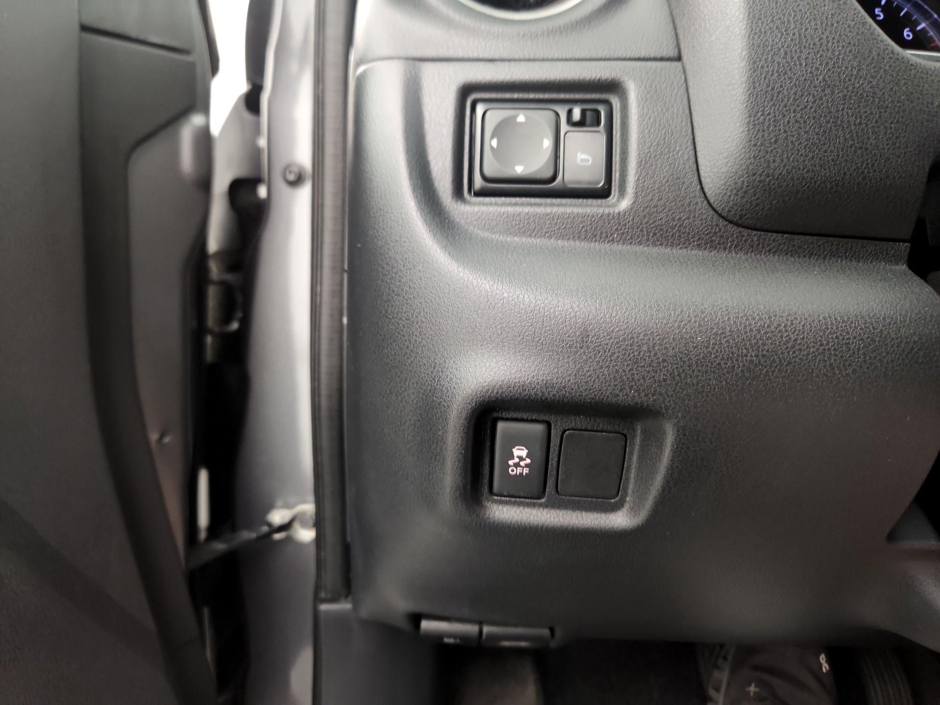 Thumbnail: 2017 Nissan Versa - 13