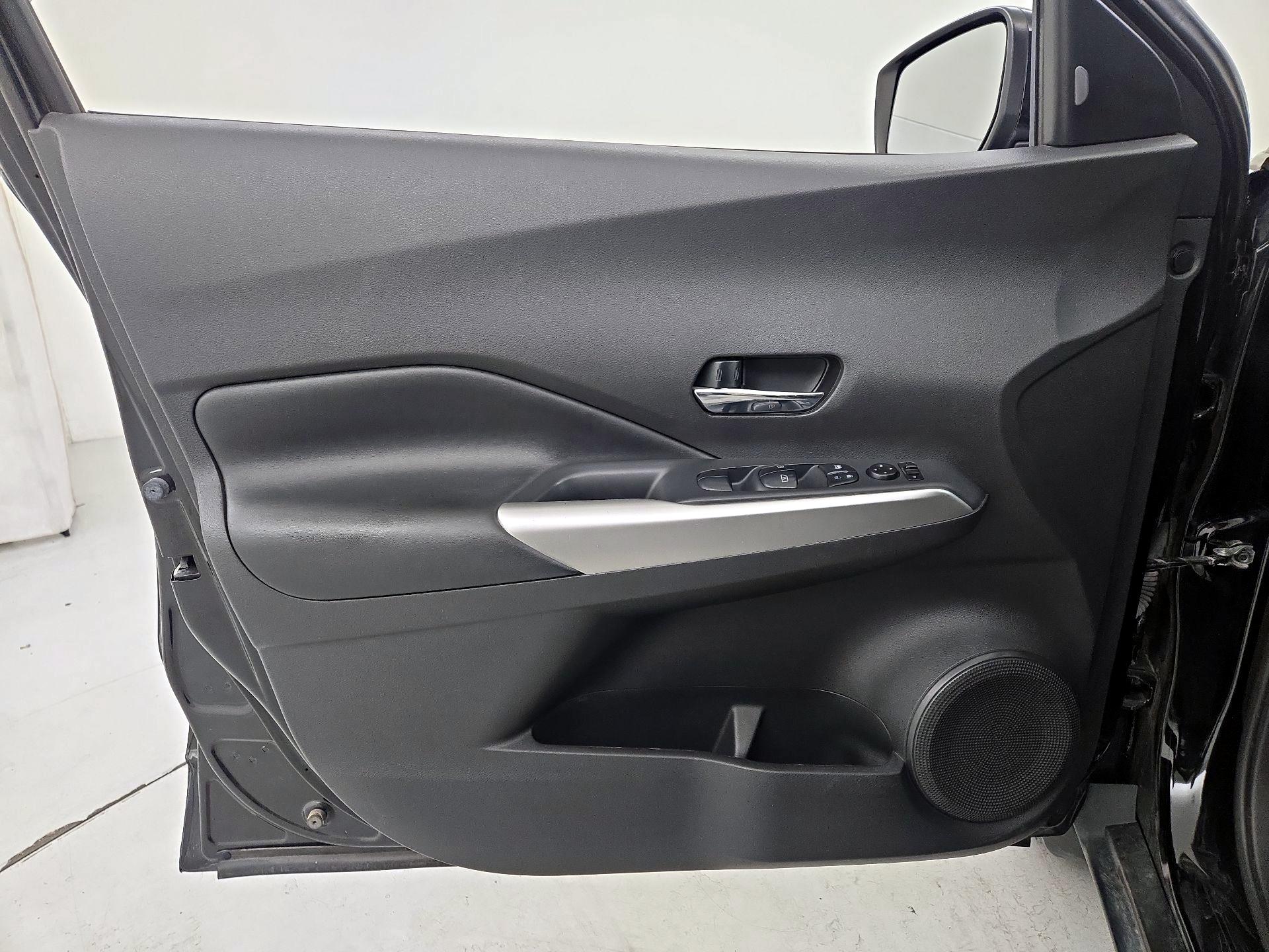Thumbnail: 2019 Nissan Kicks - 12