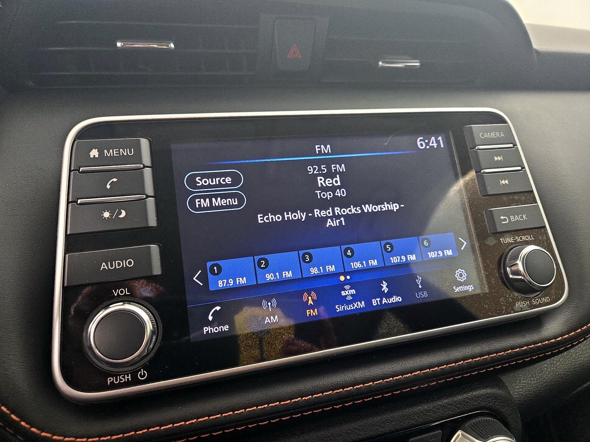 Thumbnail: 2019 Nissan Kicks - 15