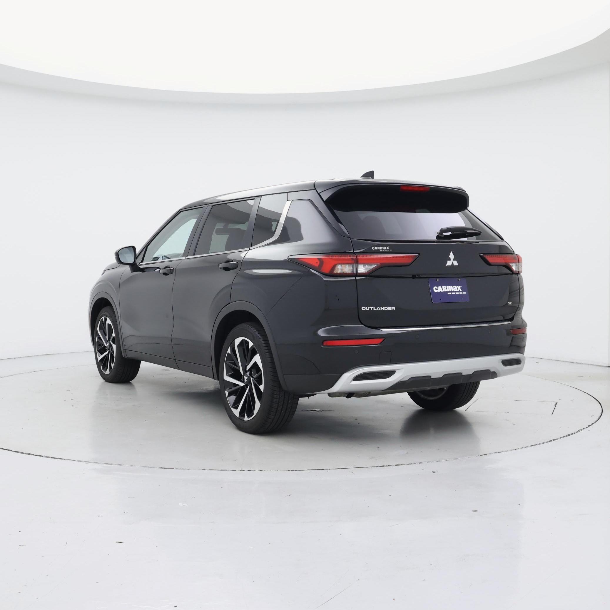 Thumbnail: 2024 Mitsubishi Outlander - 2