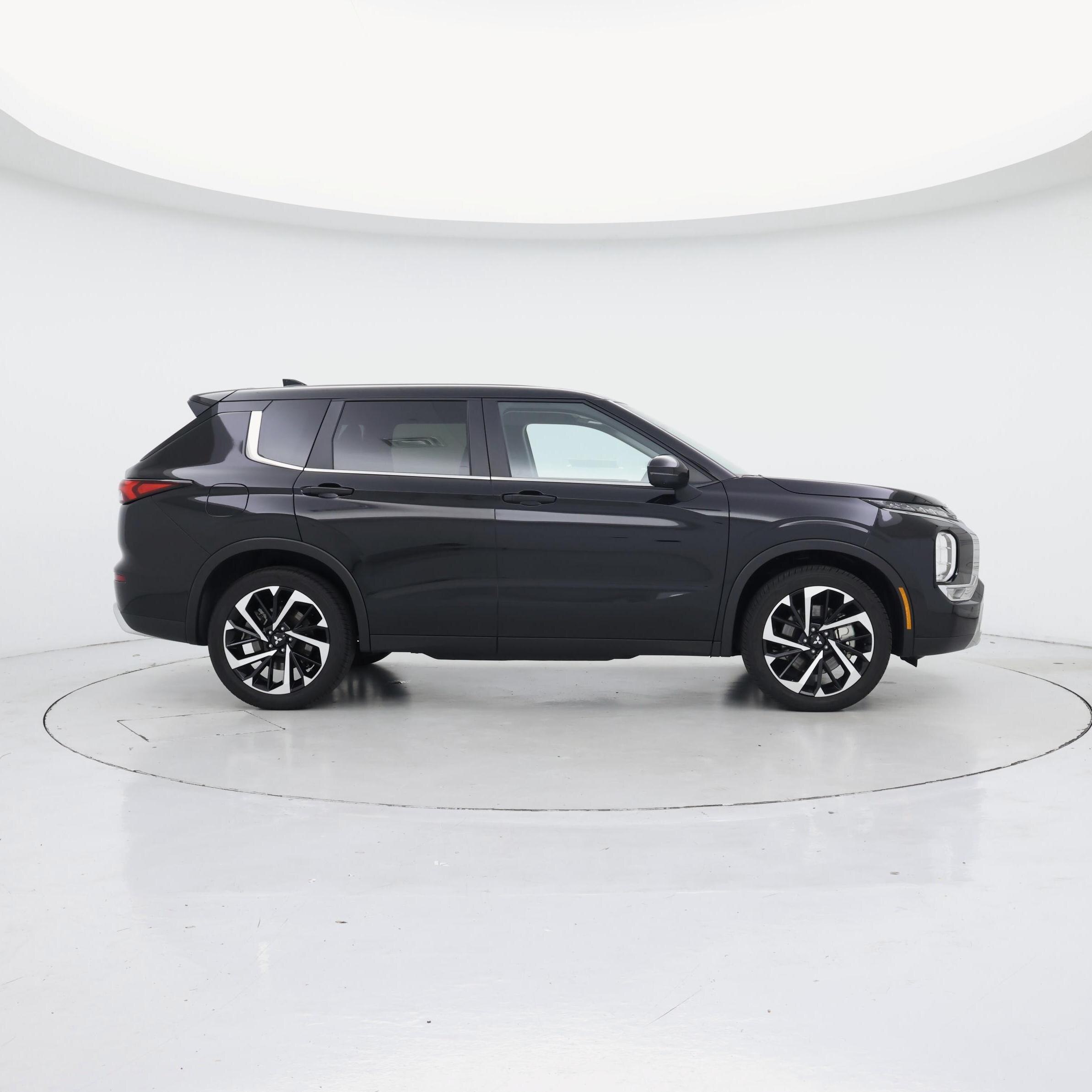Thumbnail: 2024 Mitsubishi Outlander - 7