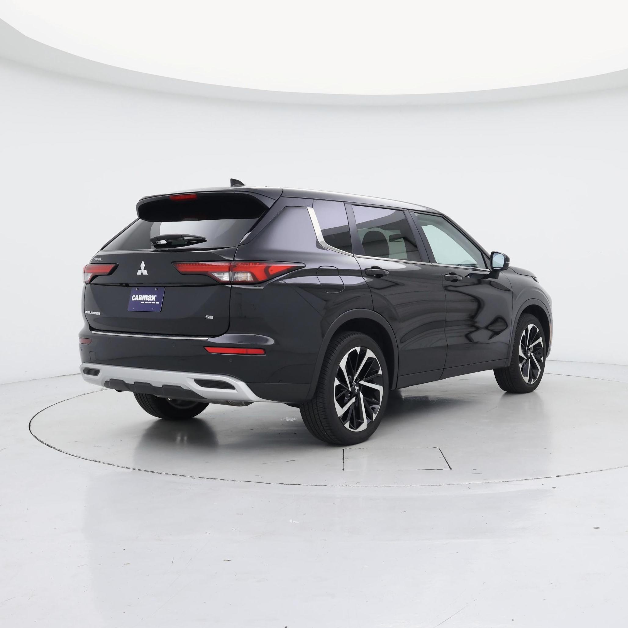 Thumbnail: 2024 Mitsubishi Outlander - 8
