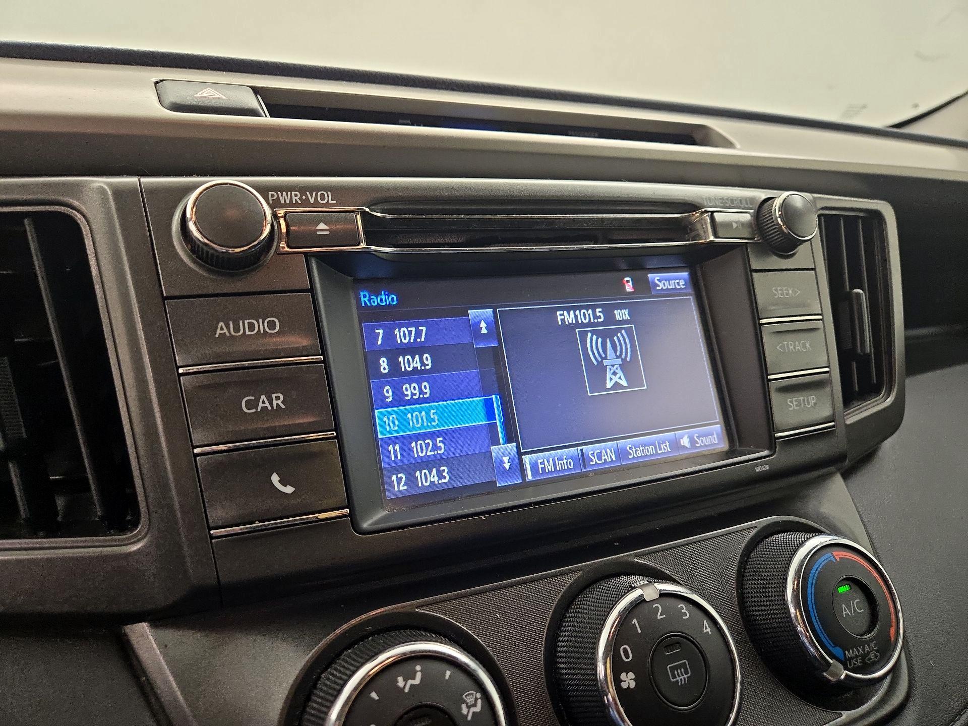 Thumbnail: 2014 Toyota RAV4 - 15