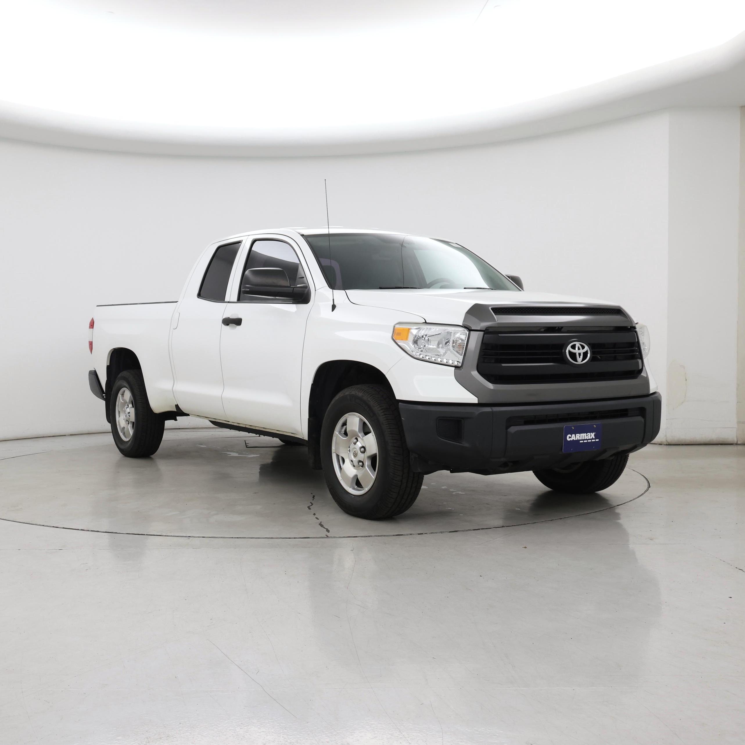 White 2016 Toyota Tundra Pickup Truck Four-Wheel Drive Automatic