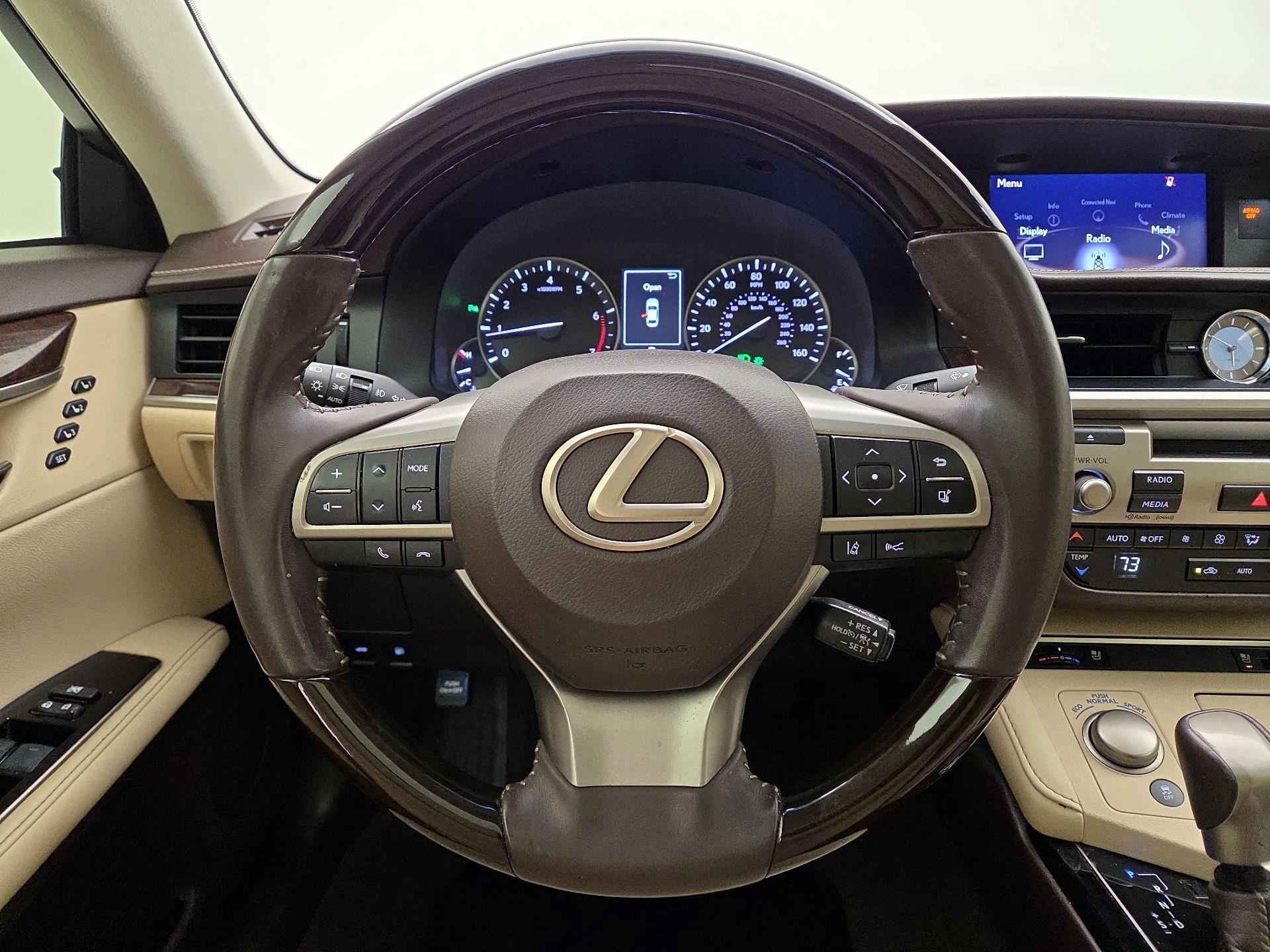 Thumbnail: 2018 Lexus ES - 10
