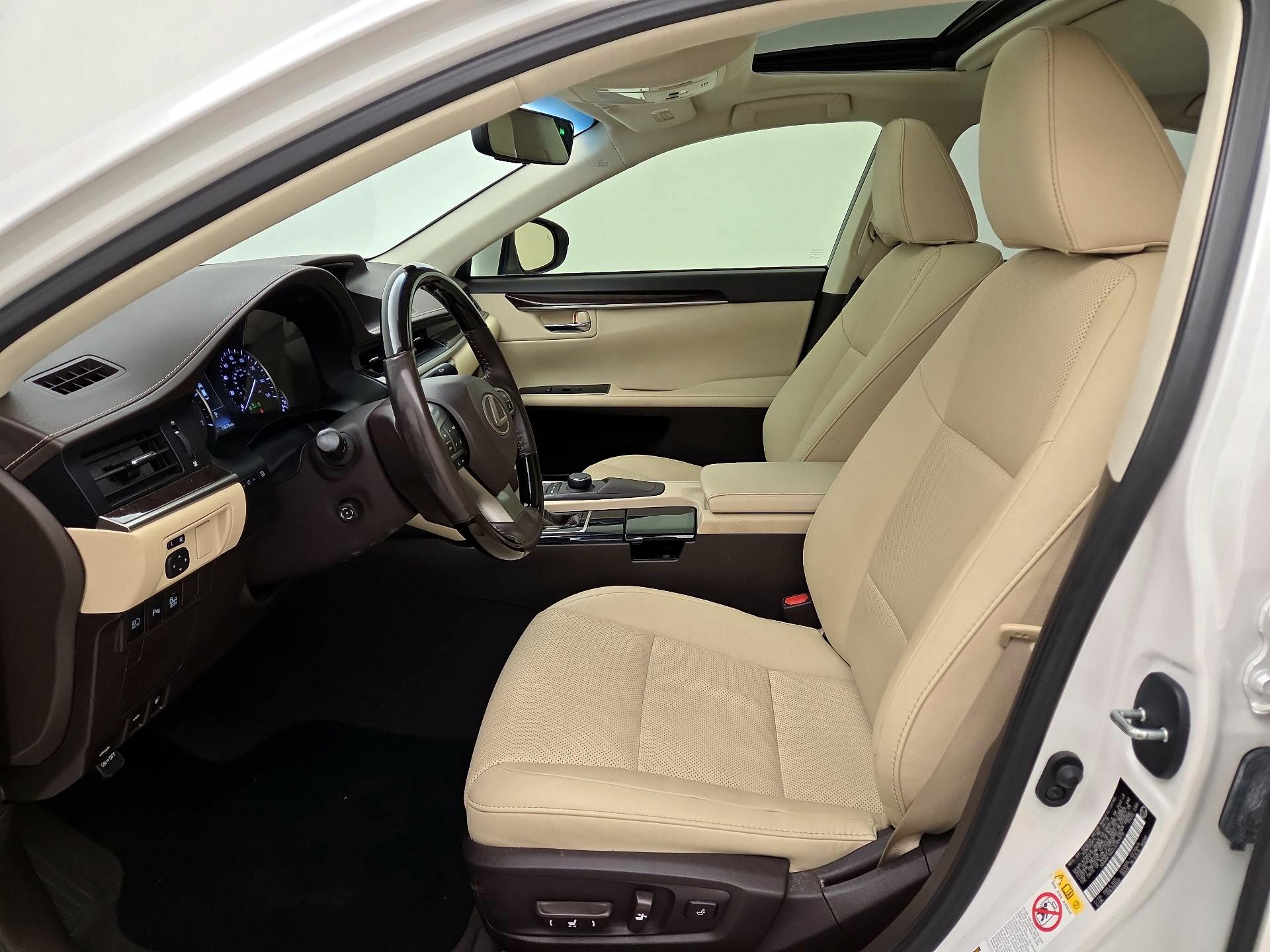 Thumbnail: 2018 Lexus ES - 11