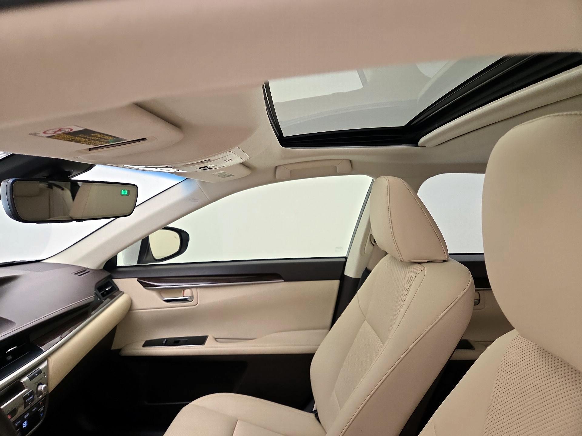 Thumbnail: 2018 Lexus ES - 18