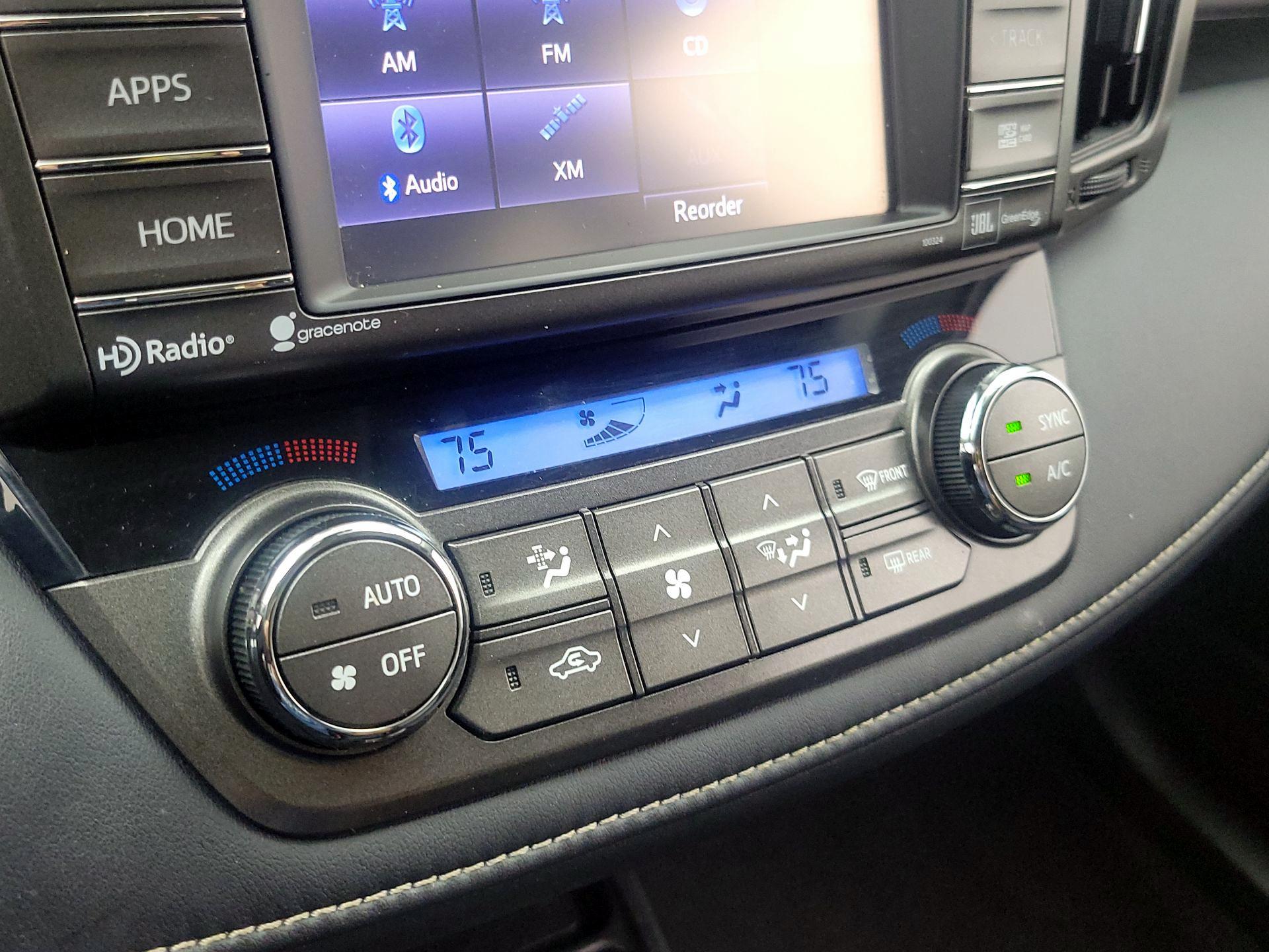 Thumbnail: 2015 Toyota RAV4 - 16
