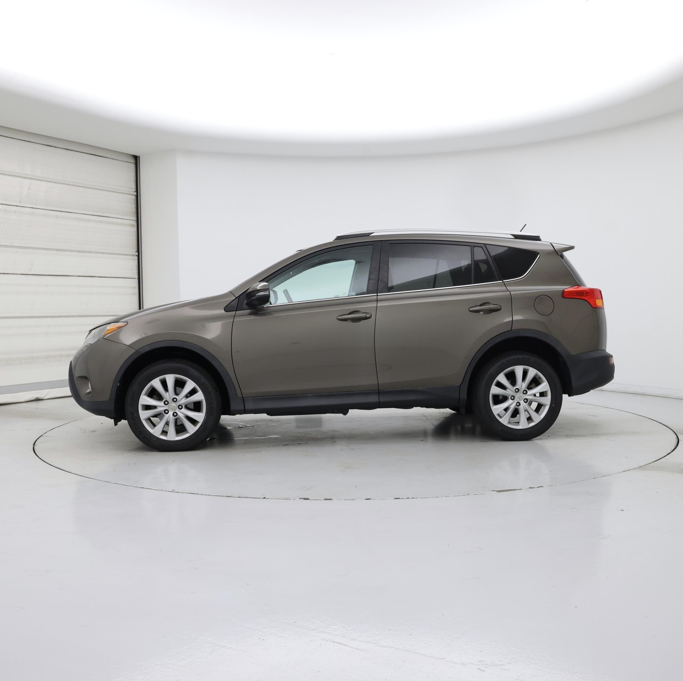 Thumbnail: 2015 Toyota RAV4 - 3