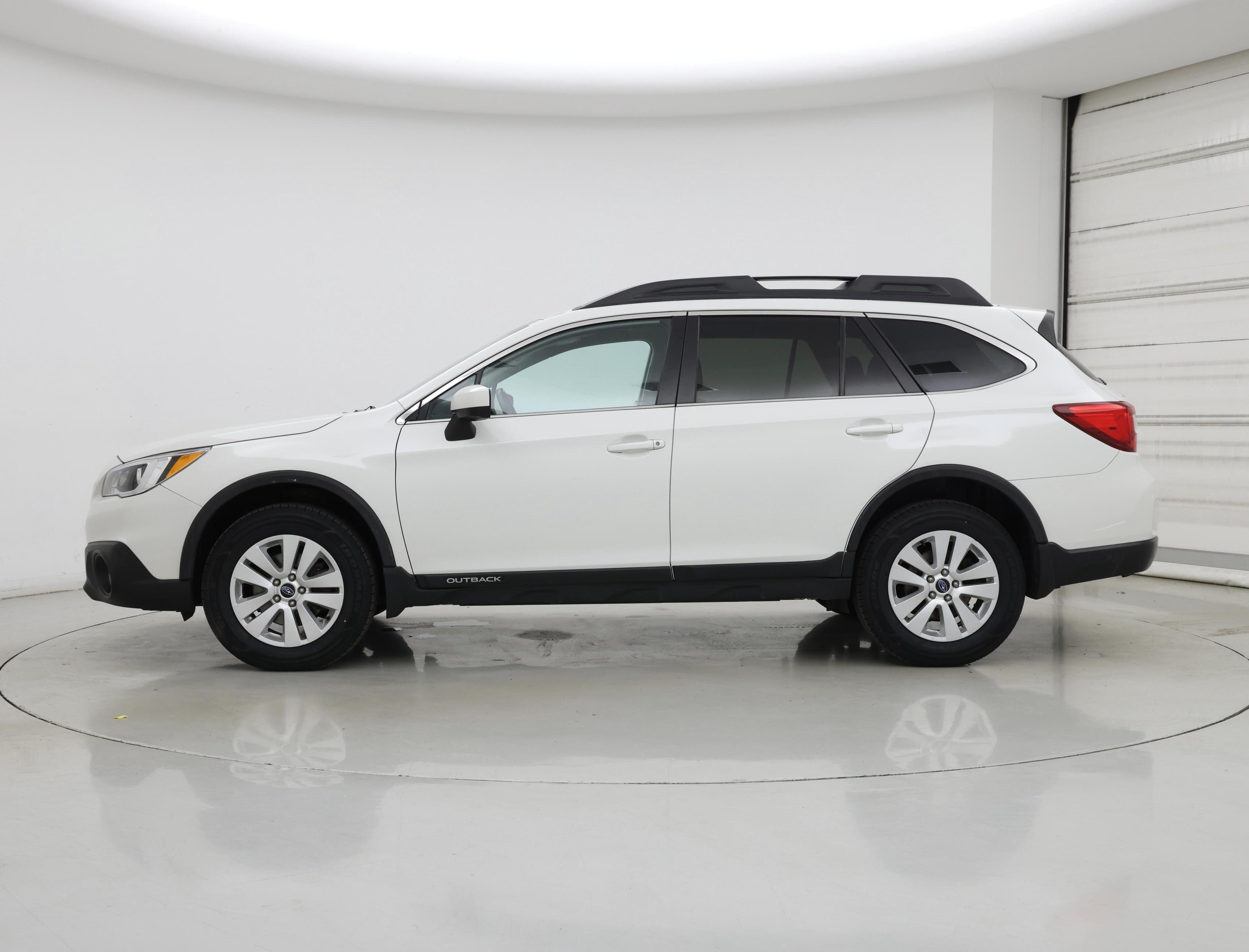 Thumbnail: 2015 Subaru Outback - 3