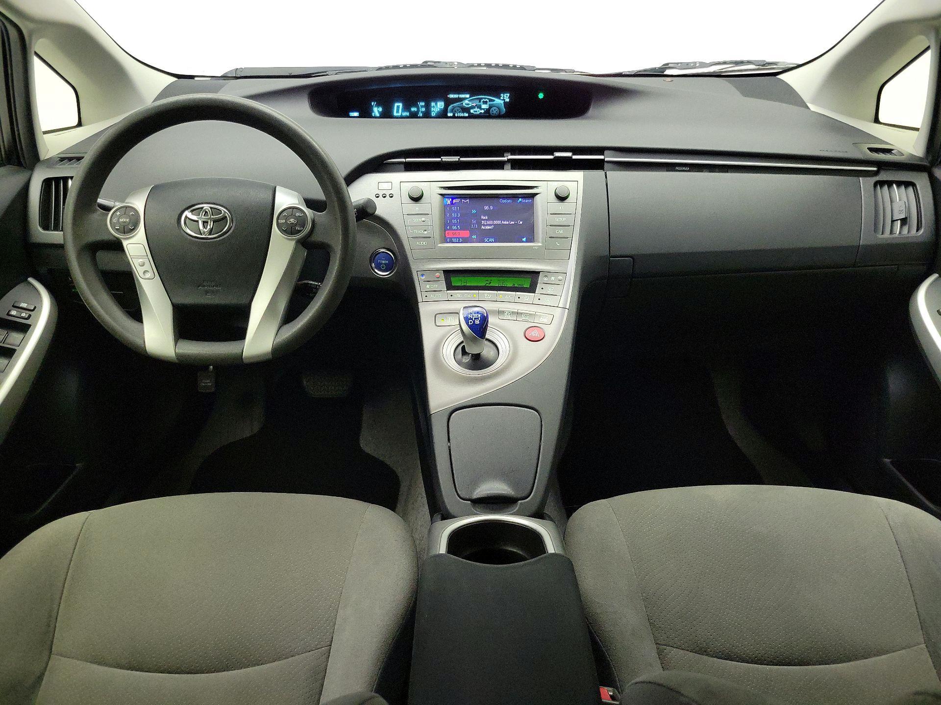 Thumbnail: 2015 Toyota Prius - 9
