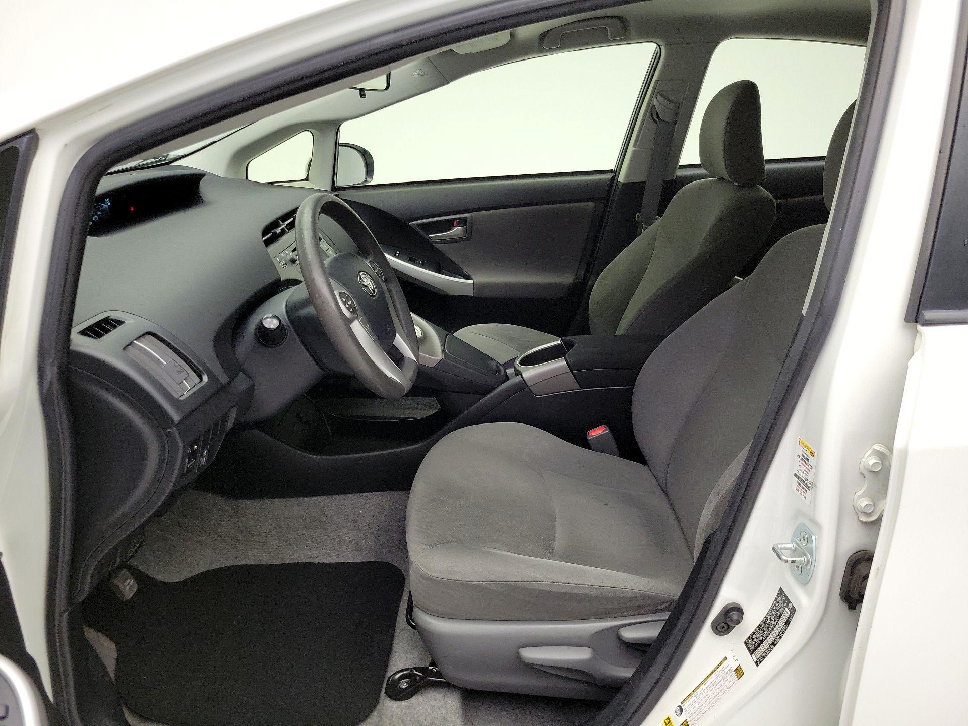 Thumbnail: 2015 Toyota Prius - 11