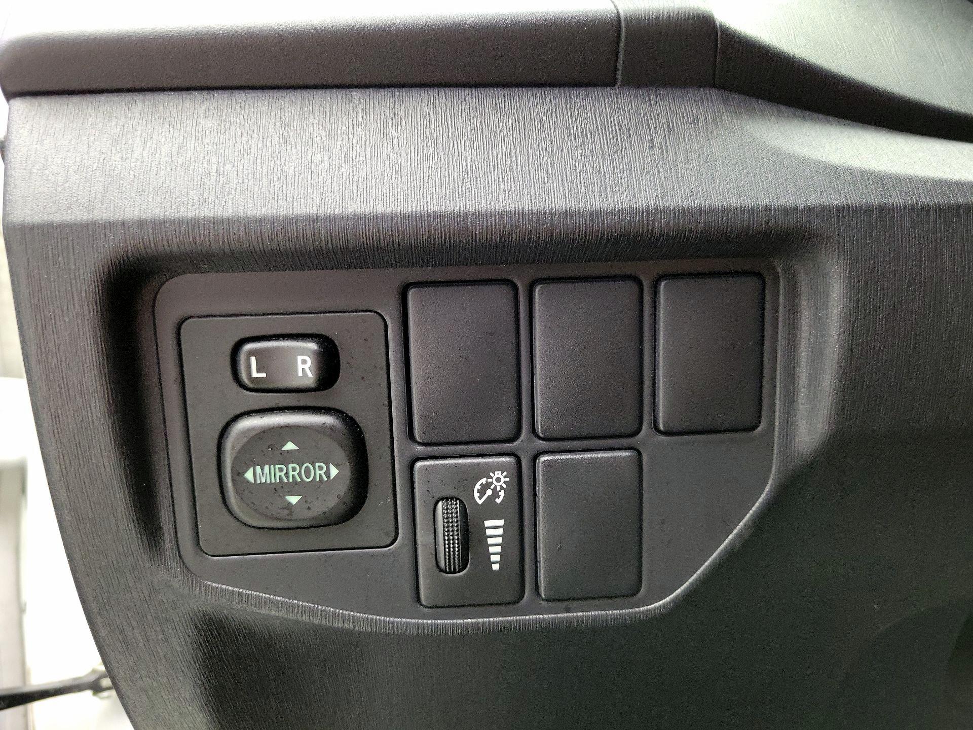 Thumbnail: 2015 Toyota Prius - 13