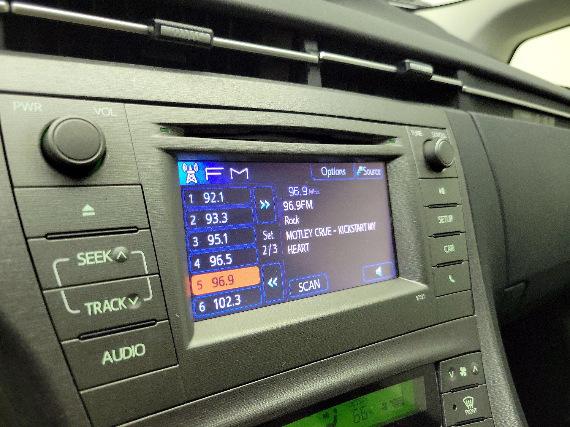 Thumbnail: 2015 Toyota Prius - 15