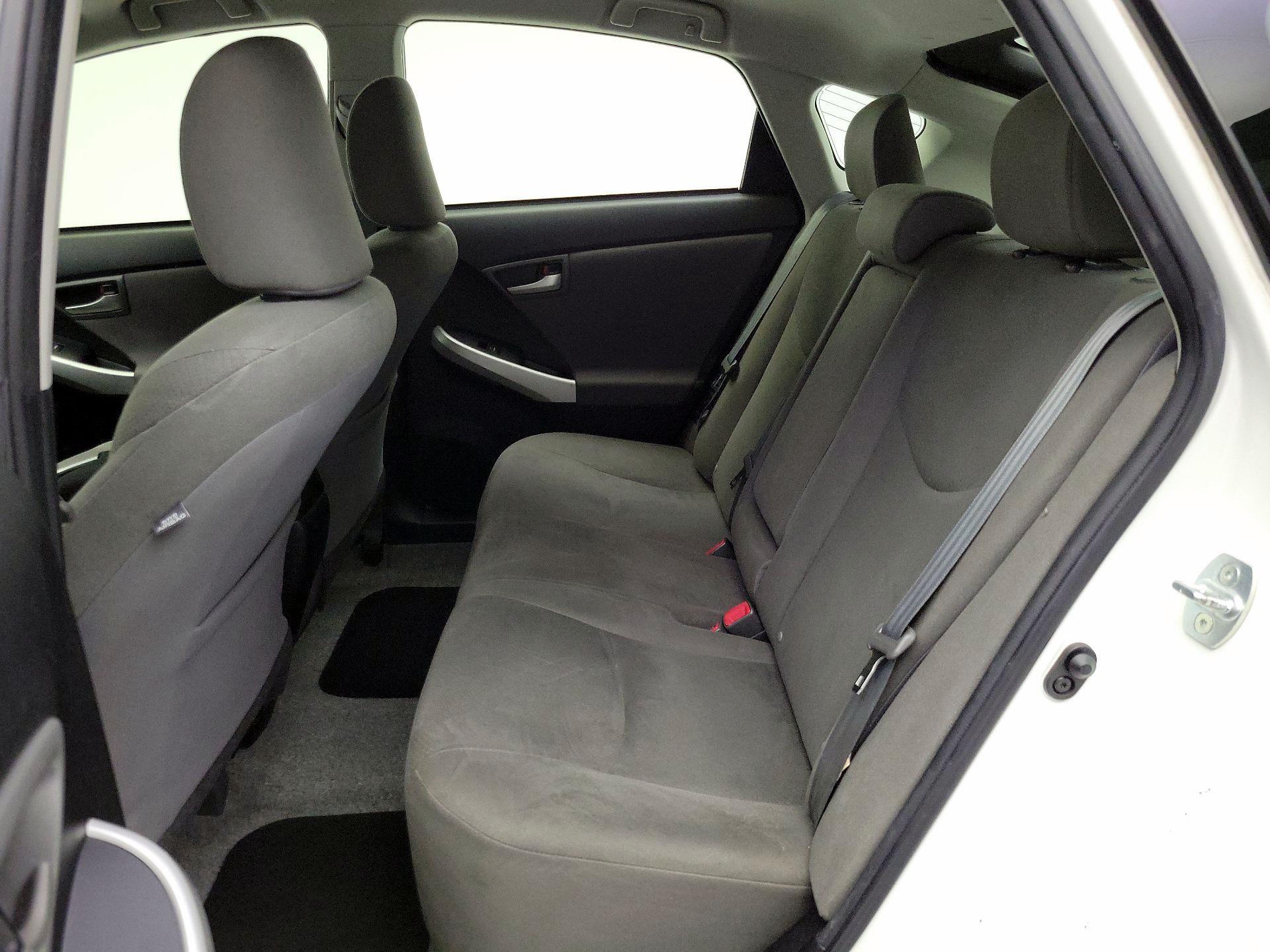 Thumbnail: 2015 Toyota Prius - 18