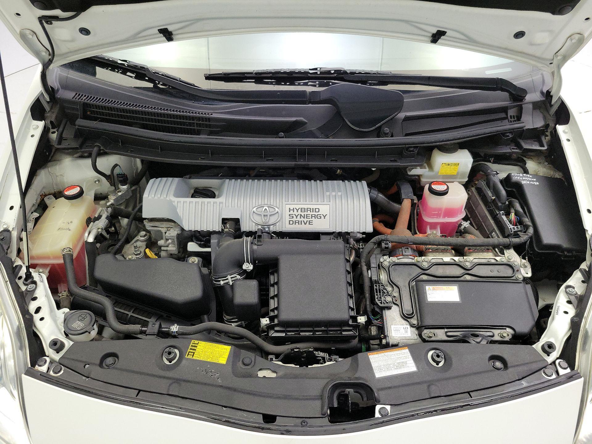 Thumbnail: 2015 Toyota Prius - 20
