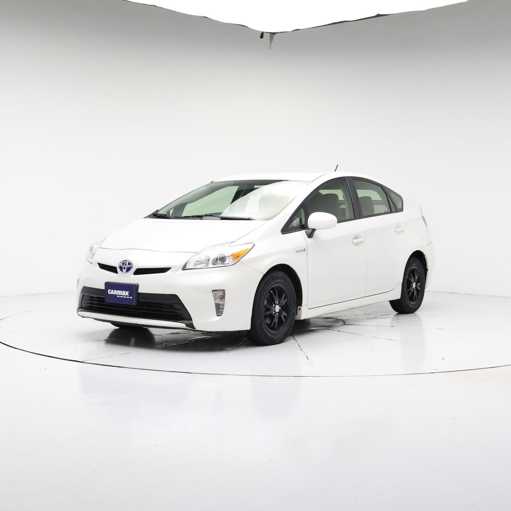 Thumbnail: 2015 Toyota Prius - 4