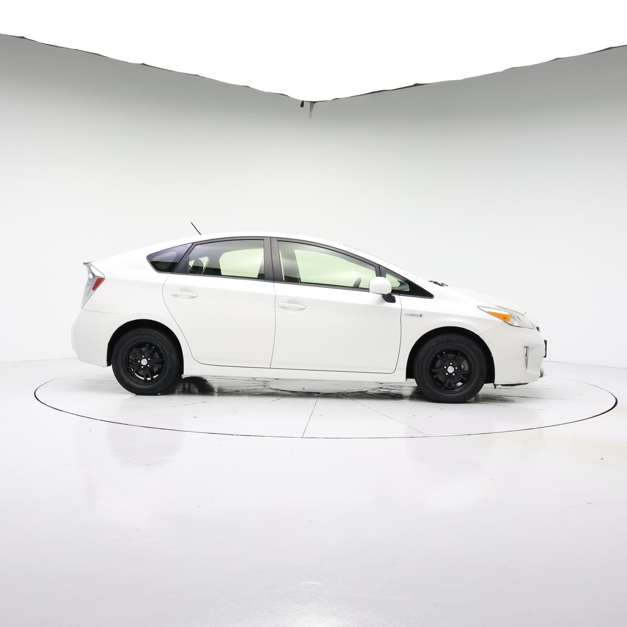 Thumbnail: 2015 Toyota Prius - 7